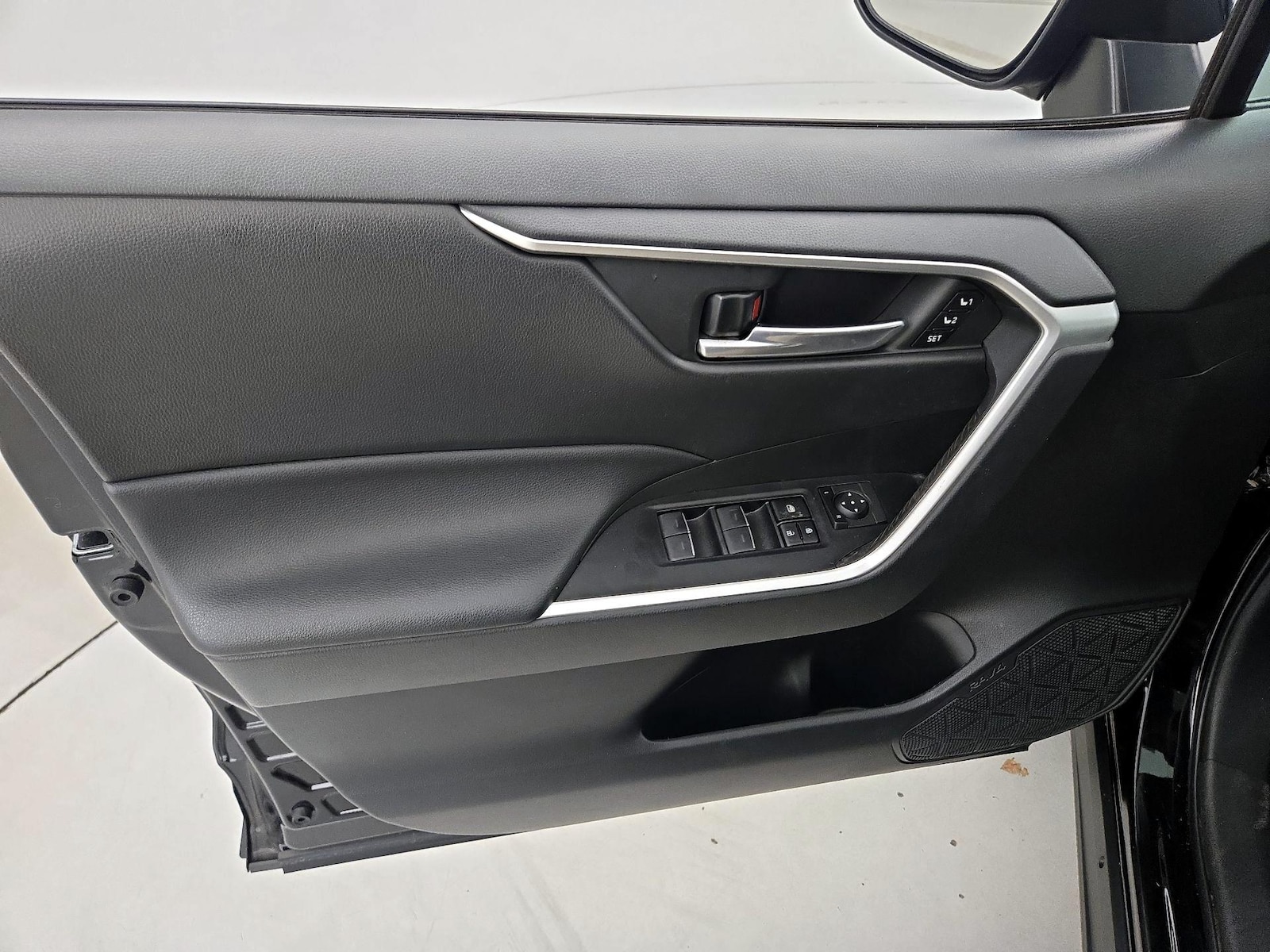 2023 Toyota RAV4 XLE Premium - Photo 13