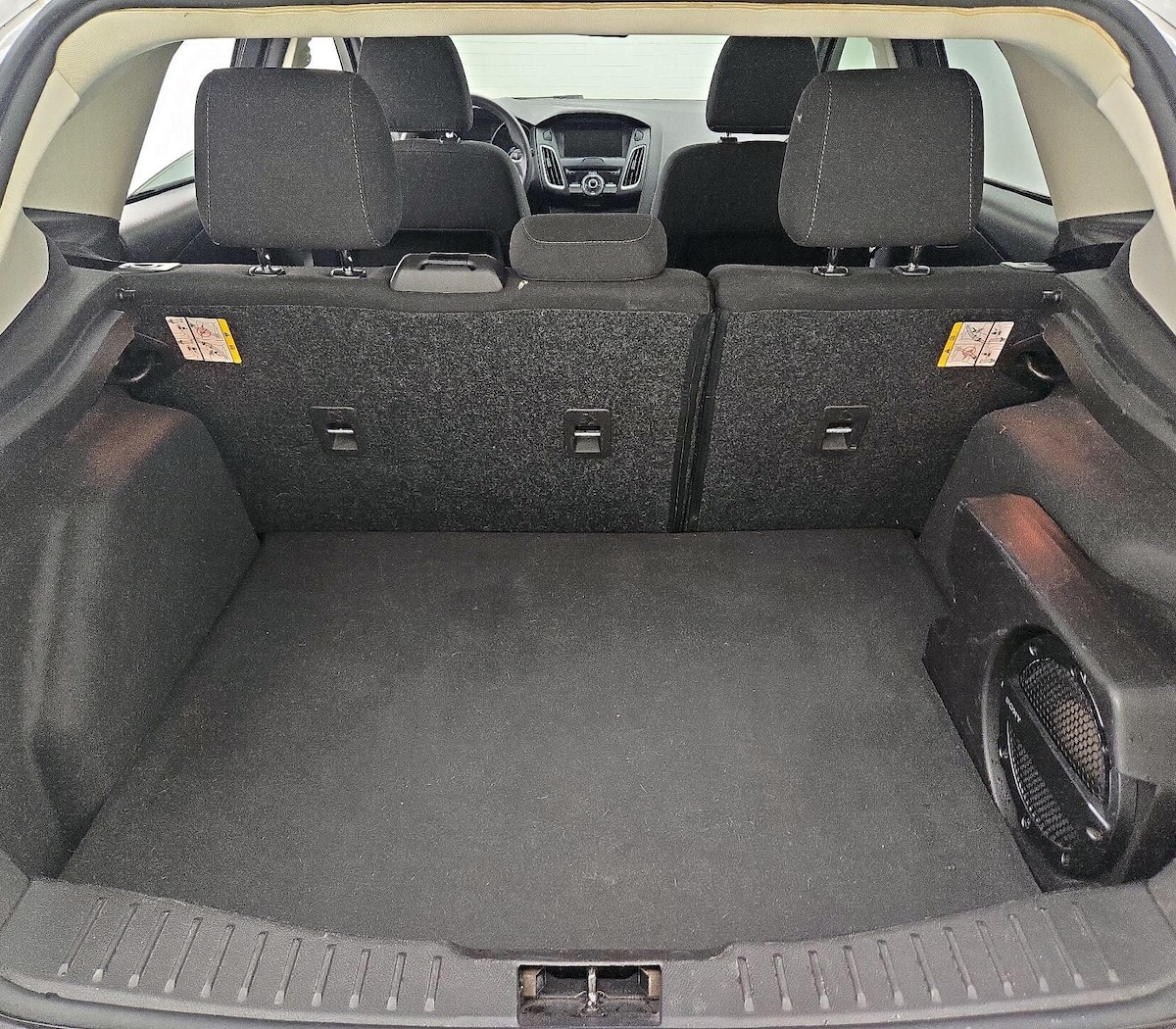 Trunk/Cargo (Seats Up)