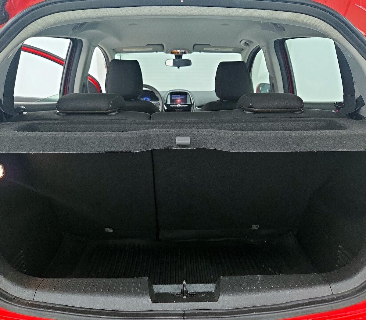 Trunk/Cargo (Seats Up)