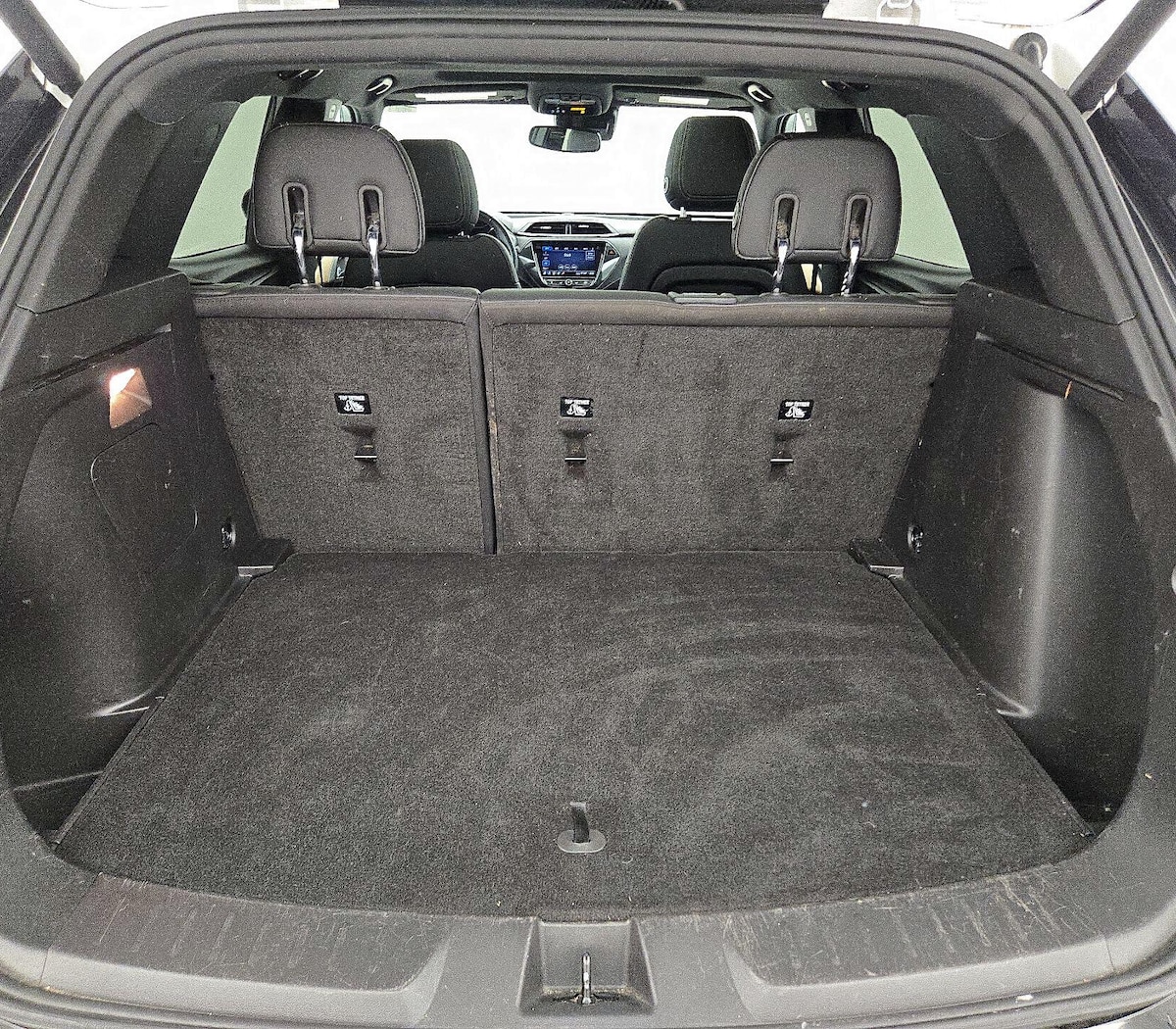 Trunk/Cargo (Seats Up)