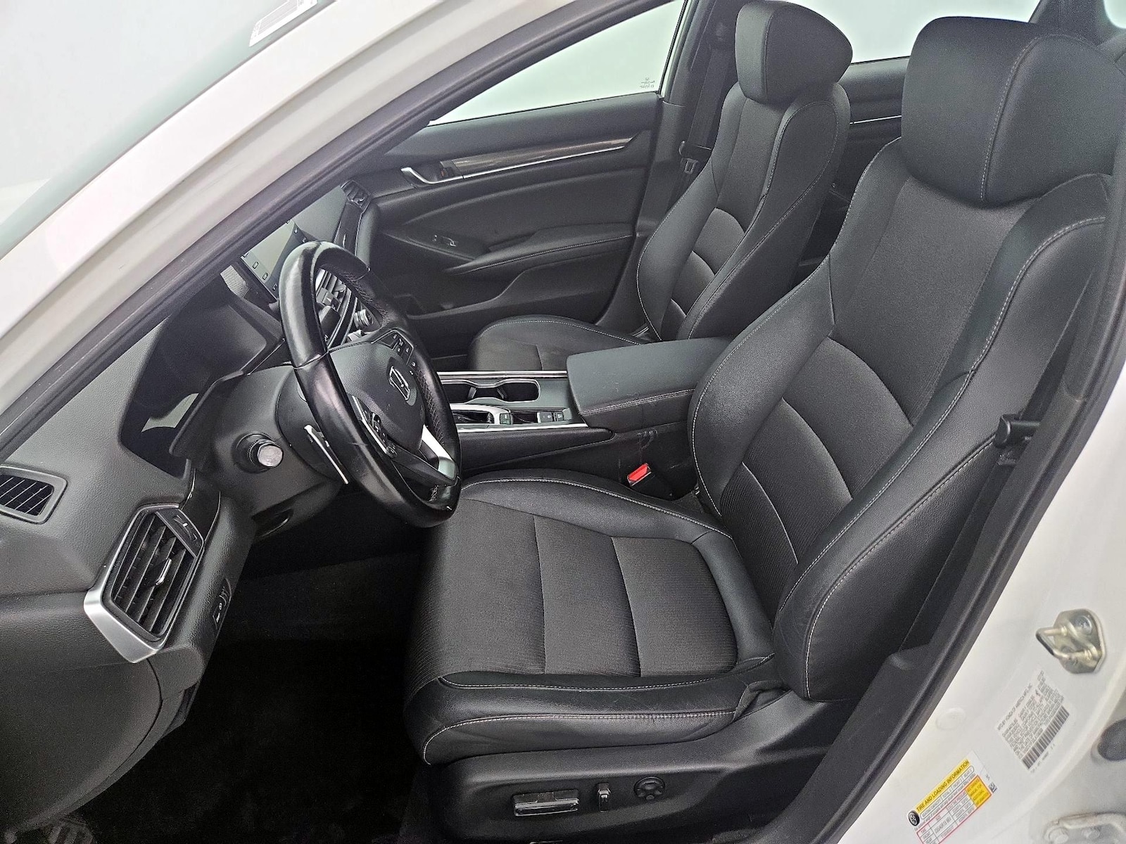 Power Seat(s) & Side Airbags