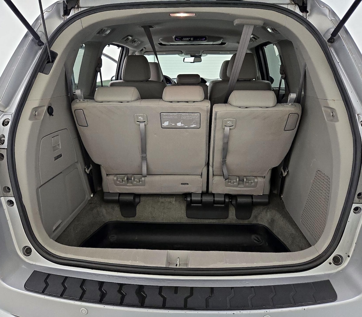 Trunk/Cargo (Seats Up)
