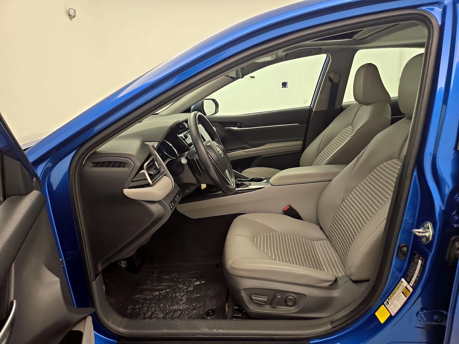 Power Seat(s) & Side Airbags