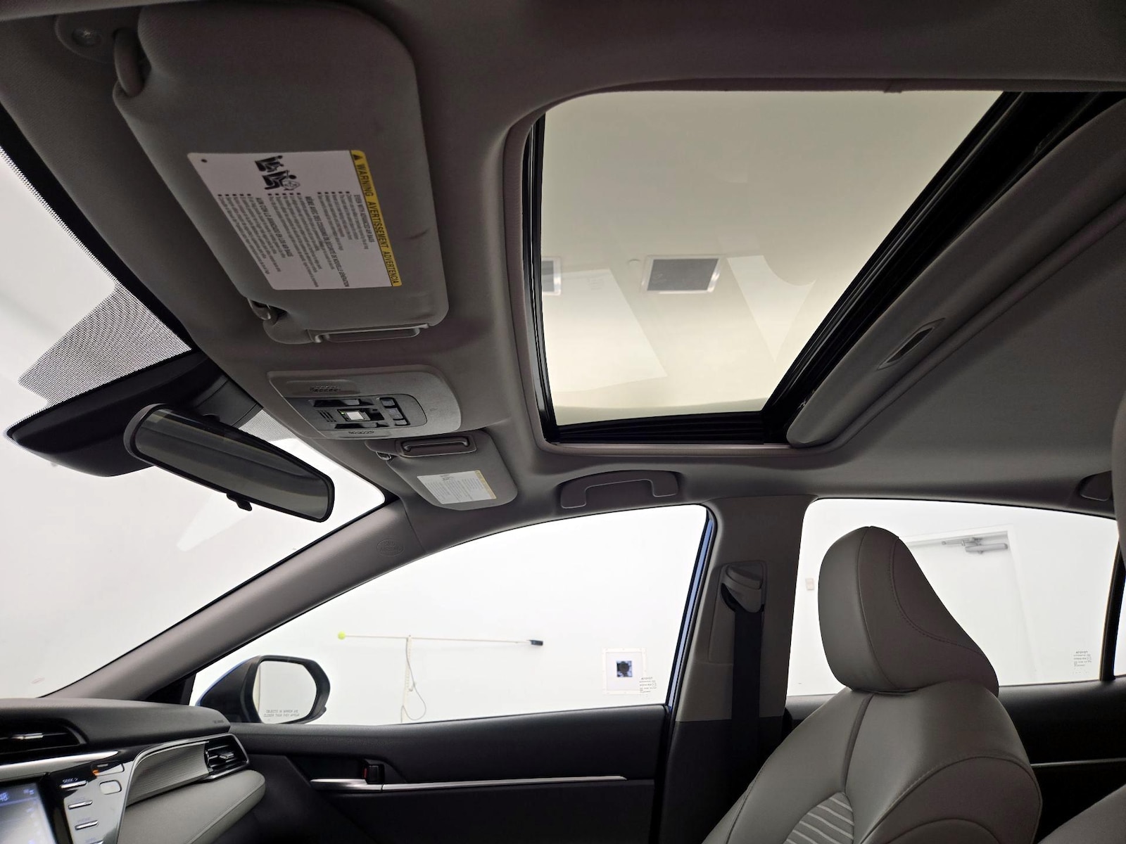 Sunroof(s) & Overhead Airbags