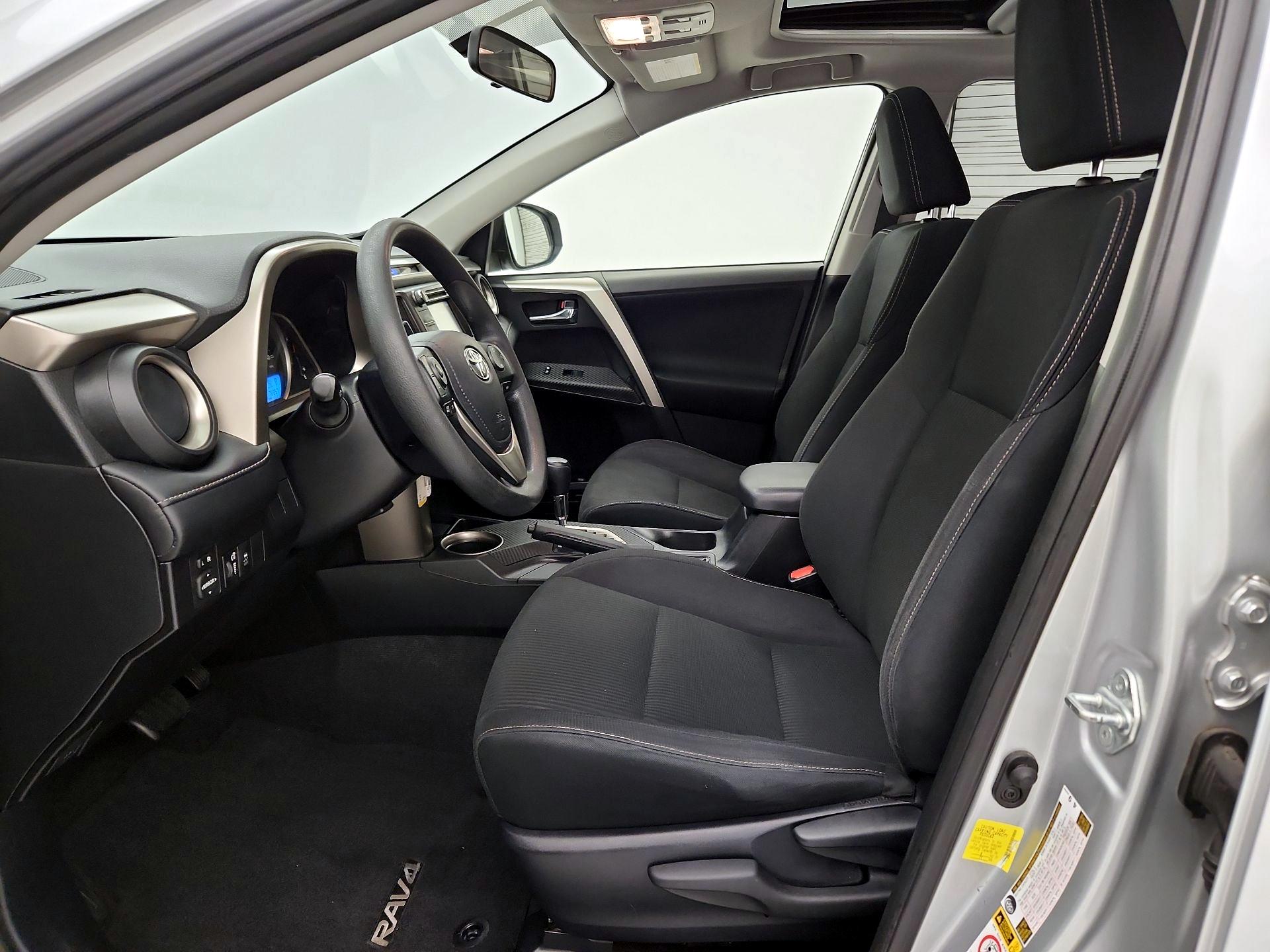 Thumbnail: 2015 Toyota RAV4 - 11
