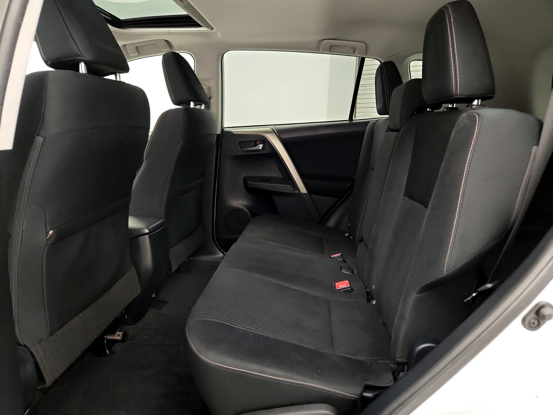 Thumbnail: 2015 Toyota RAV4 - 20