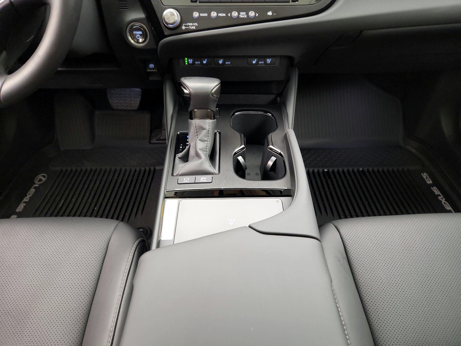 Thumbnail: 2025 Lexus ES - 18
