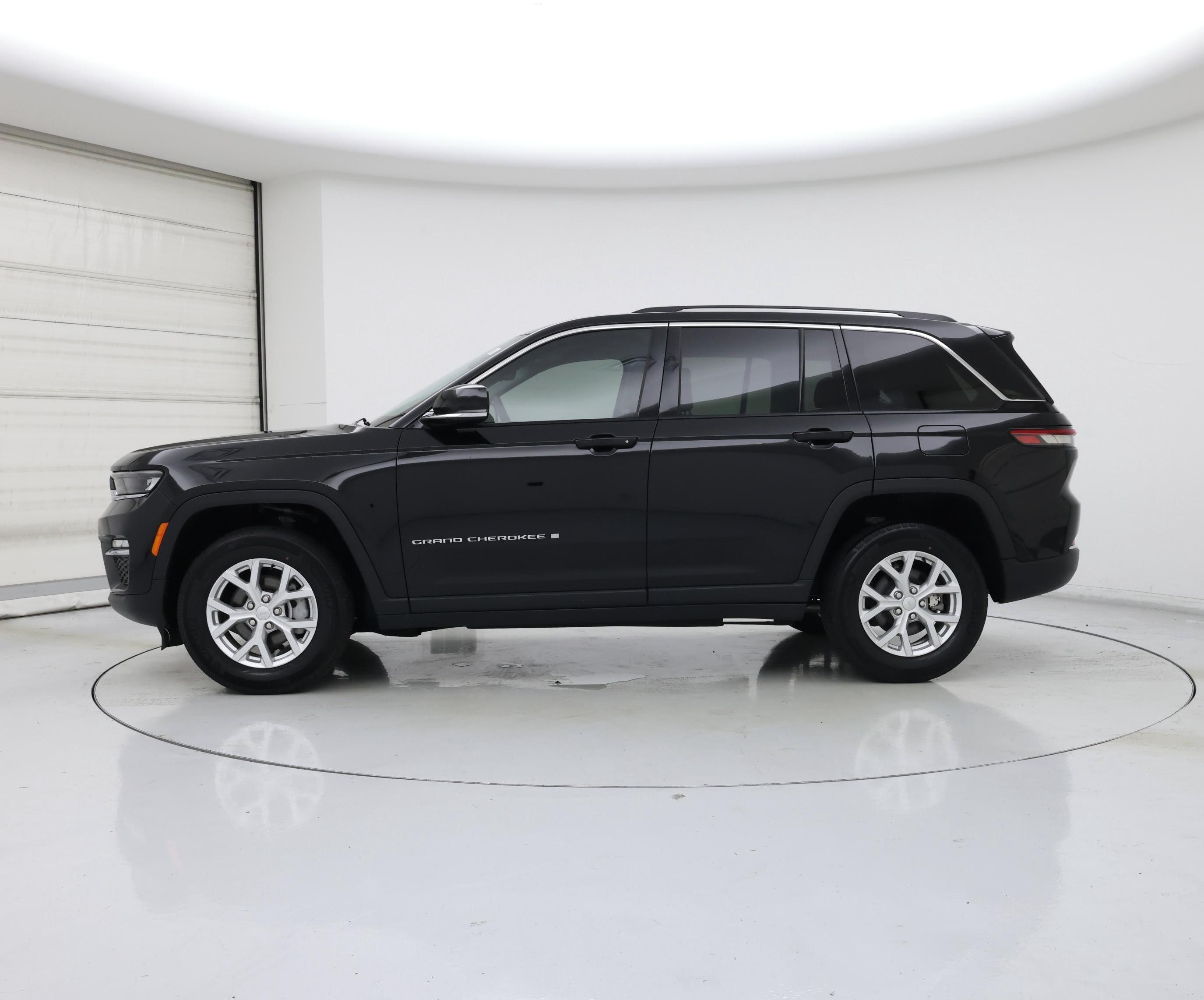 Thumbnail: 2023 Jeep Grand Cherokee - 3