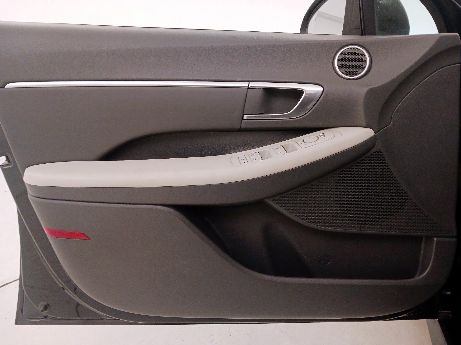 Thumbnail: 2023 Hyundai Sonata - 12