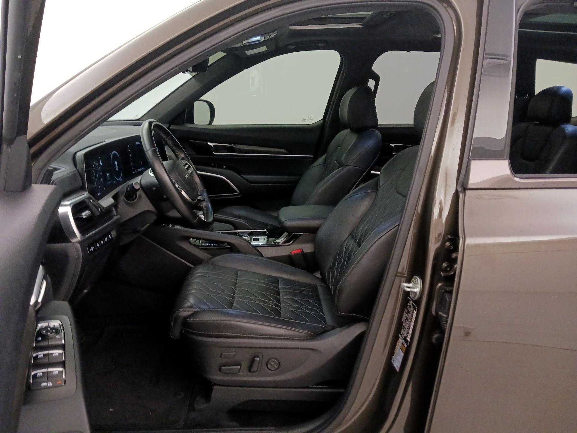 Thumbnail: 2023 Kia Telluride - 11