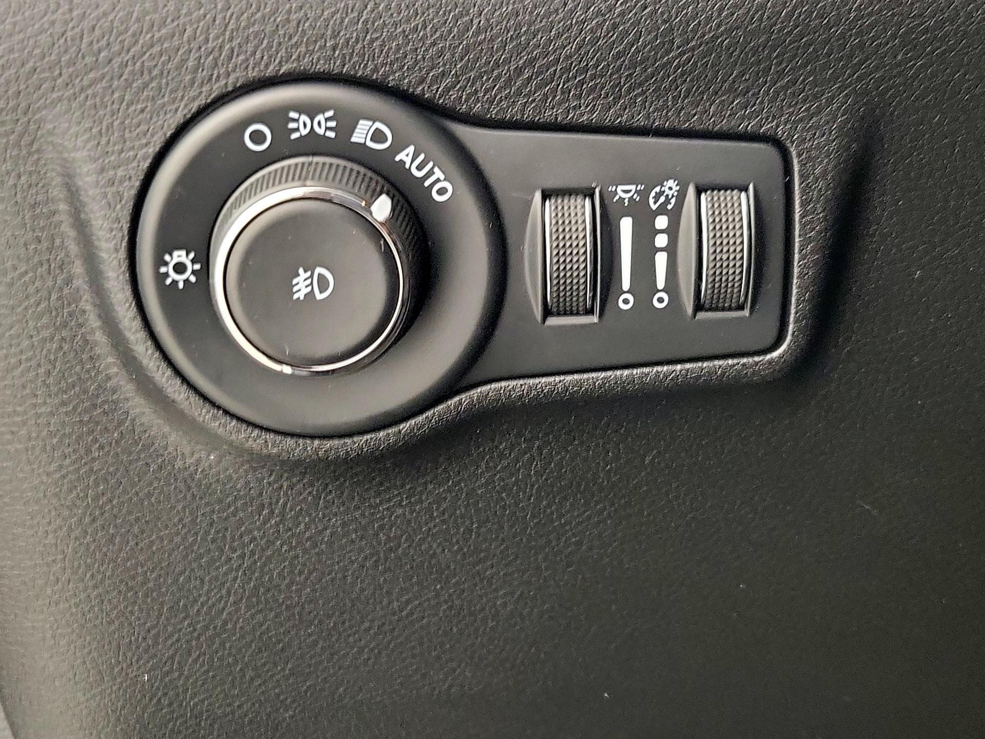 Thumbnail: 2022 Jeep Compass - 13