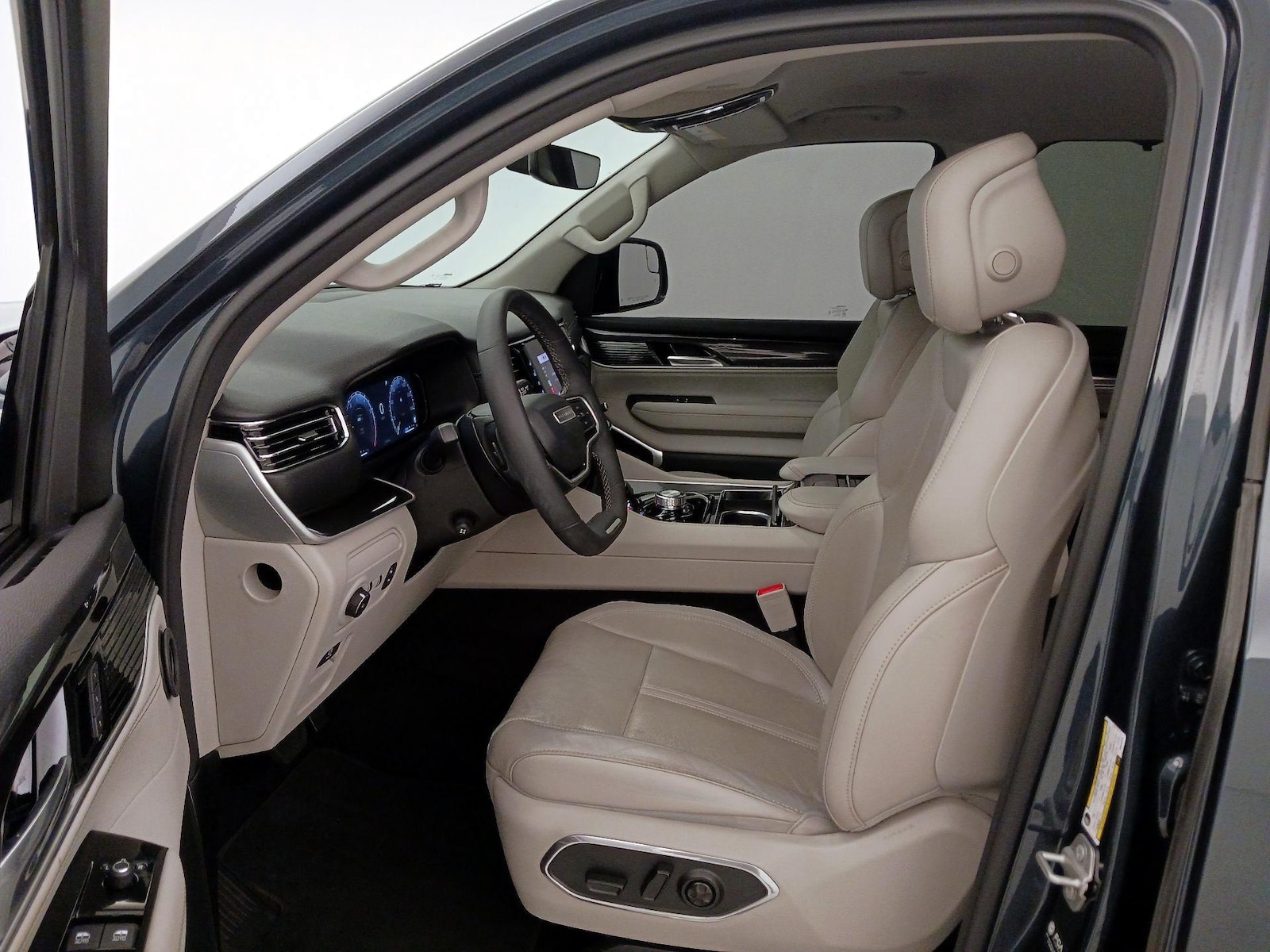 2023 Jeep Wagoneer Series I - Photo 12