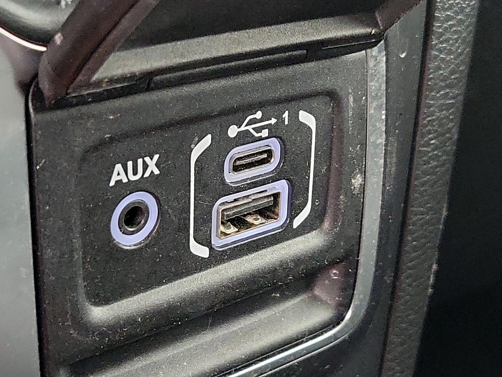 Thumbnail: 2022 Jeep Wrangler - 18
