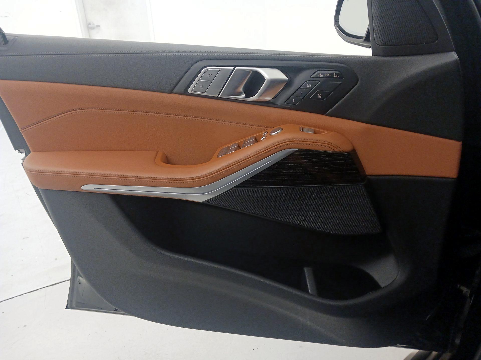 Thumbnail: 2022 BMW X7 - 12