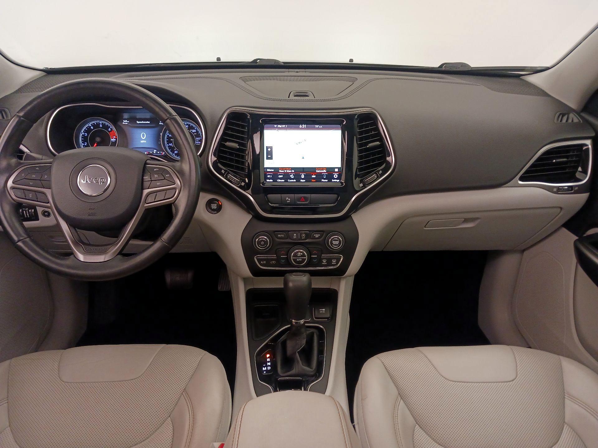 Thumbnail: 2020 Jeep Cherokee - 9