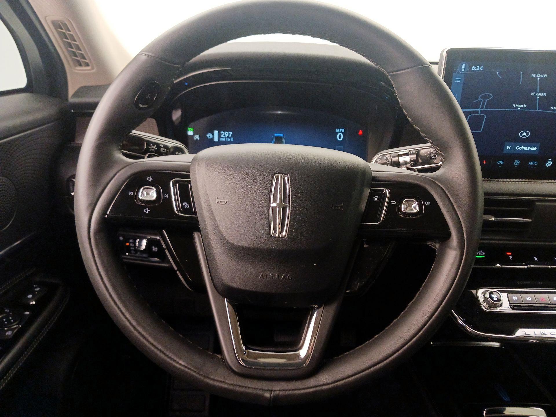 Thumbnail: 2024 Lincoln Corsair - 10