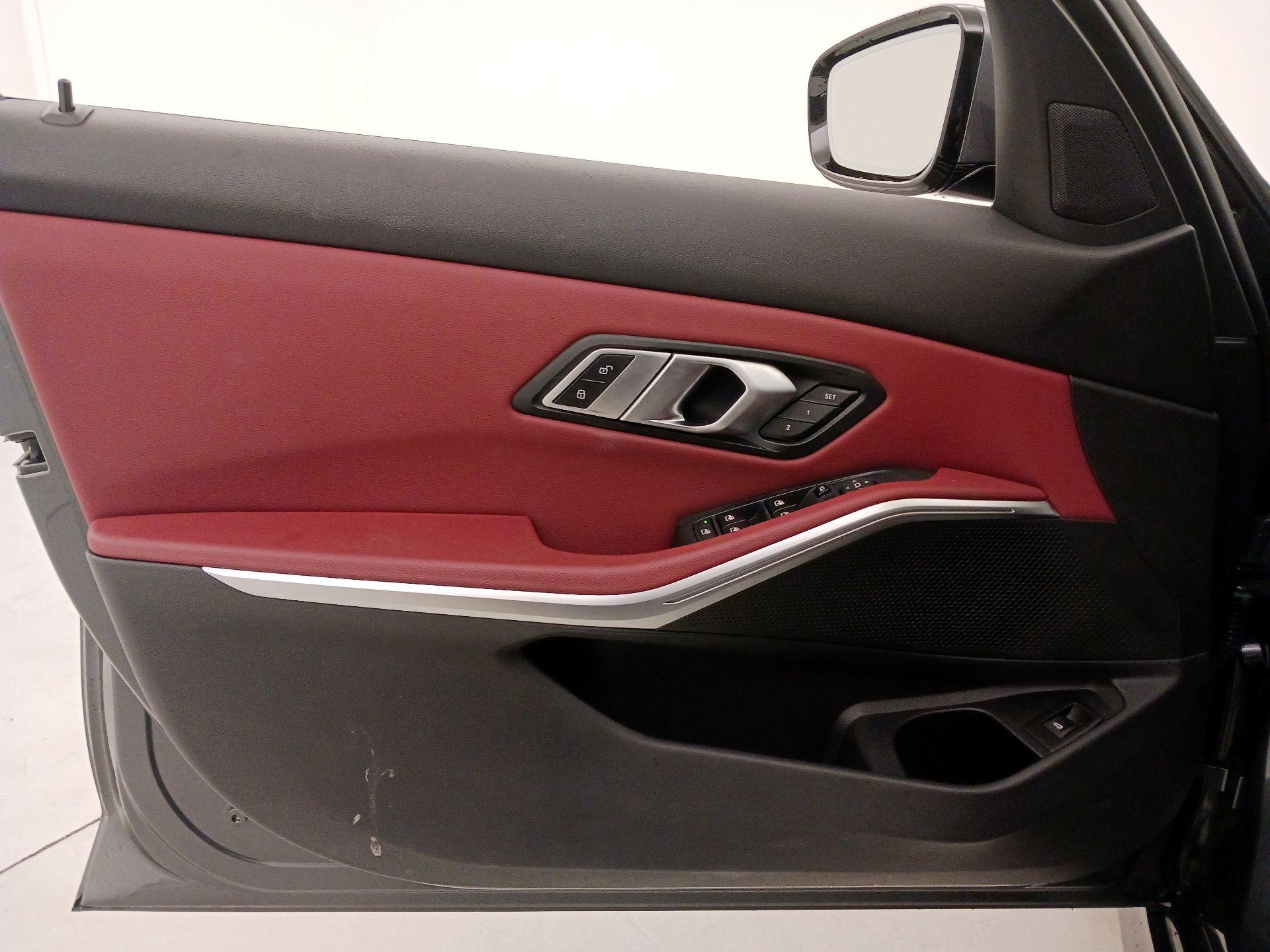 Thumbnail: 2022 BMW 3 Series - 12