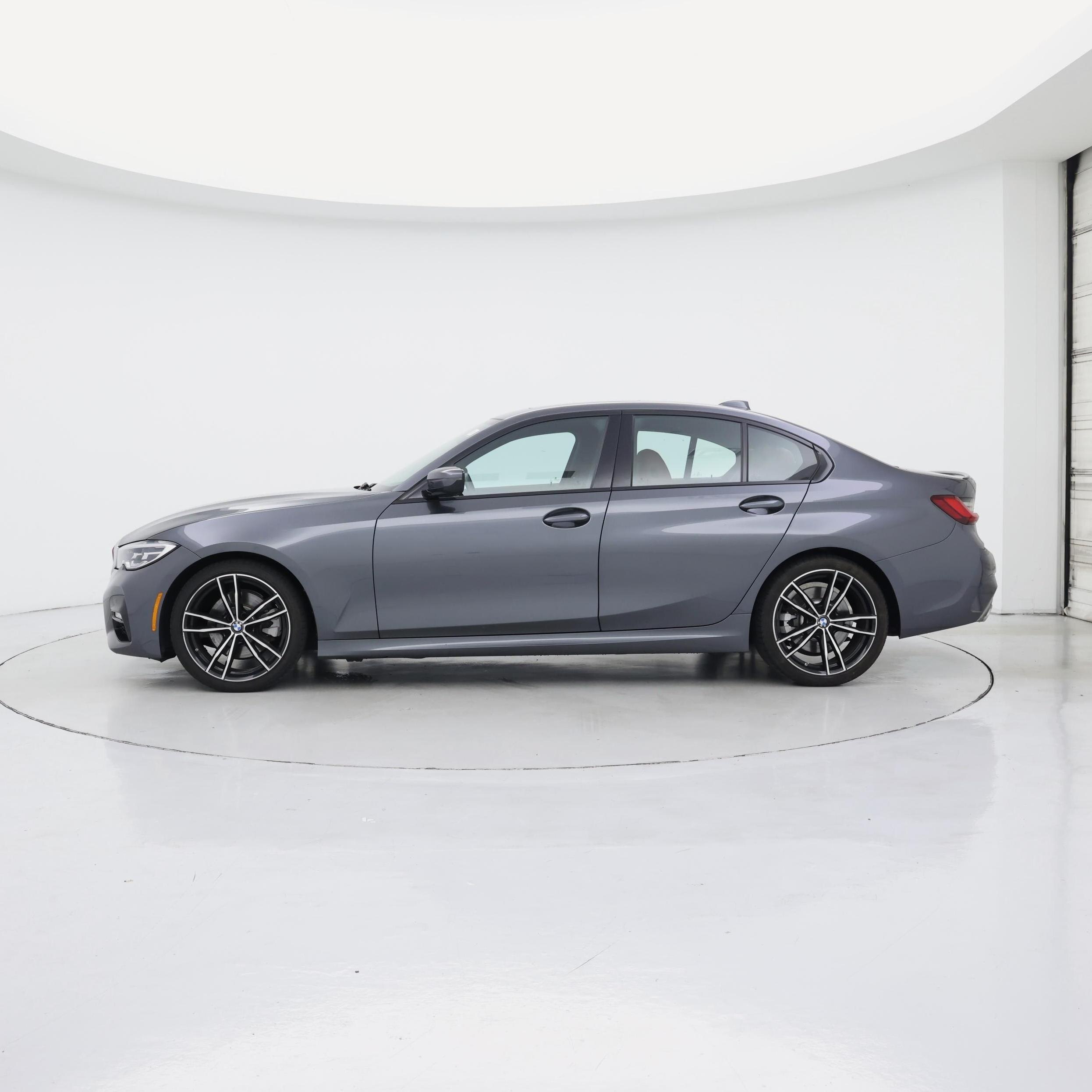 Thumbnail: 2022 BMW 3 Series - 3