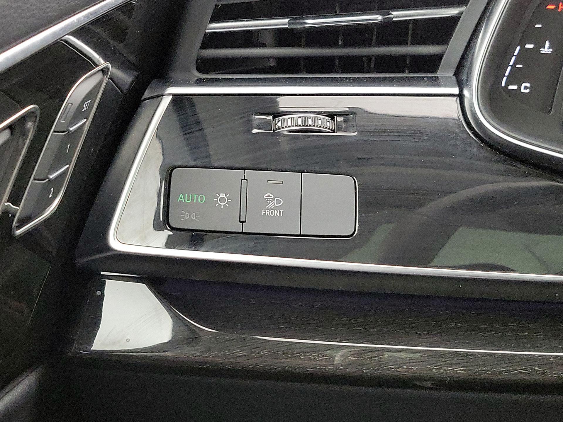 Thumbnail: 2023 Audi Q7 - 13