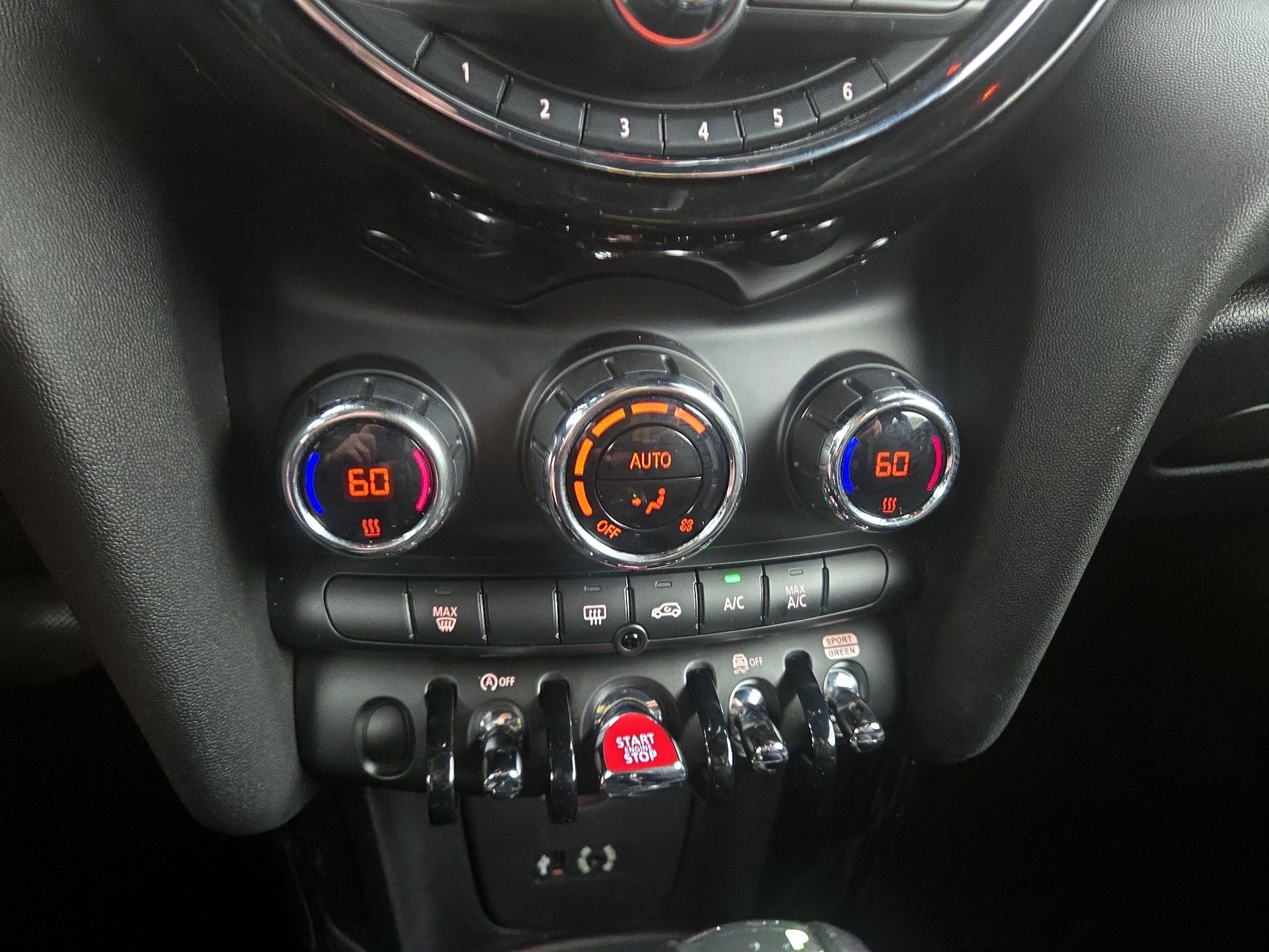 Thumbnail: 2018 MINI Cooper Hardtop - 16