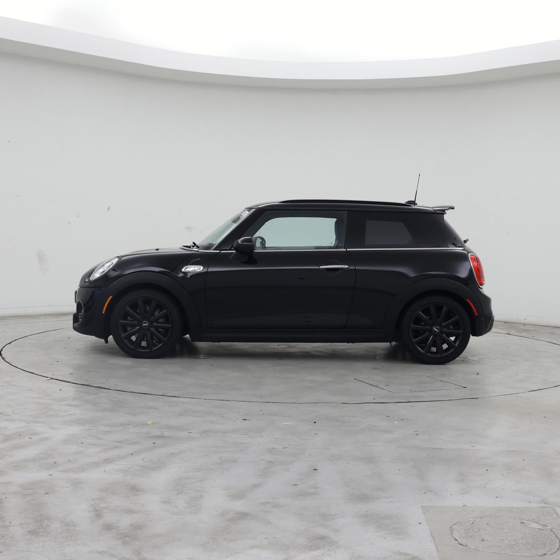 Thumbnail: 2018 MINI Cooper Hardtop - 3