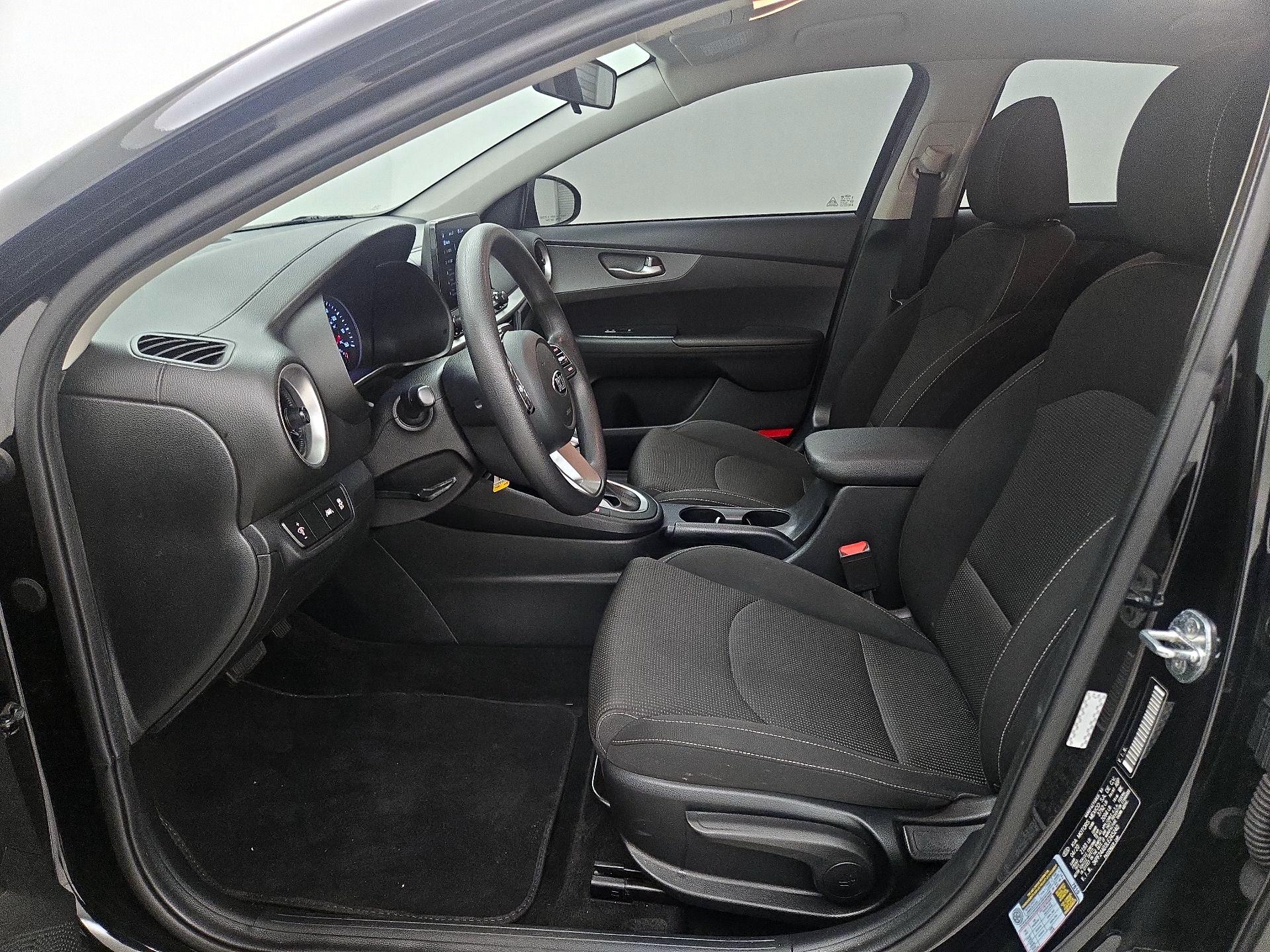 Thumbnail: 2020 Kia Forte - 11