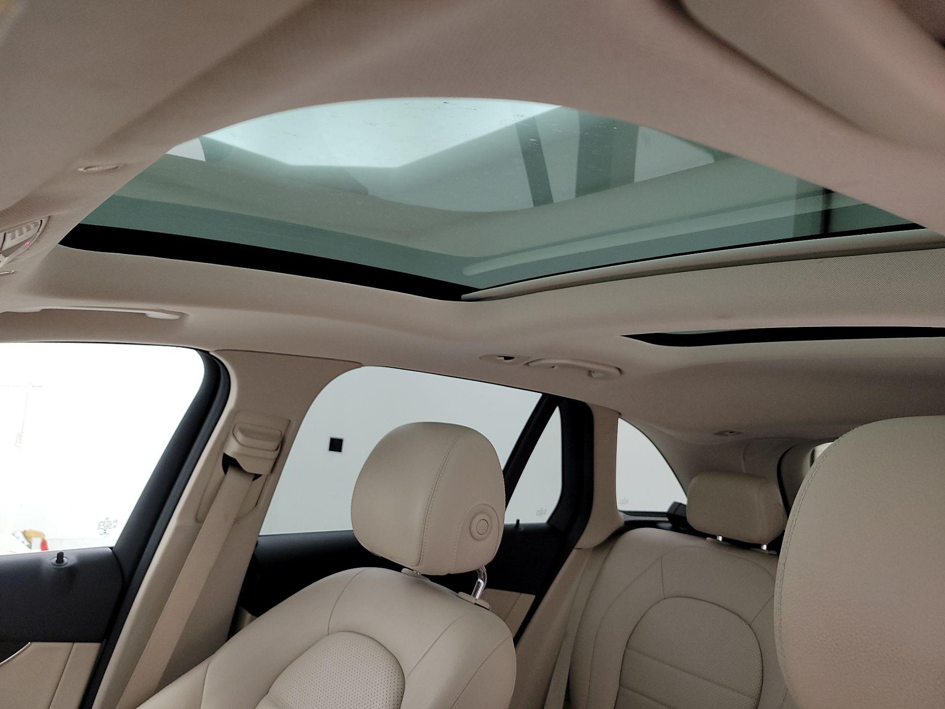 Thumbnail: 2021 Mercedes-Benz GLC - 19
