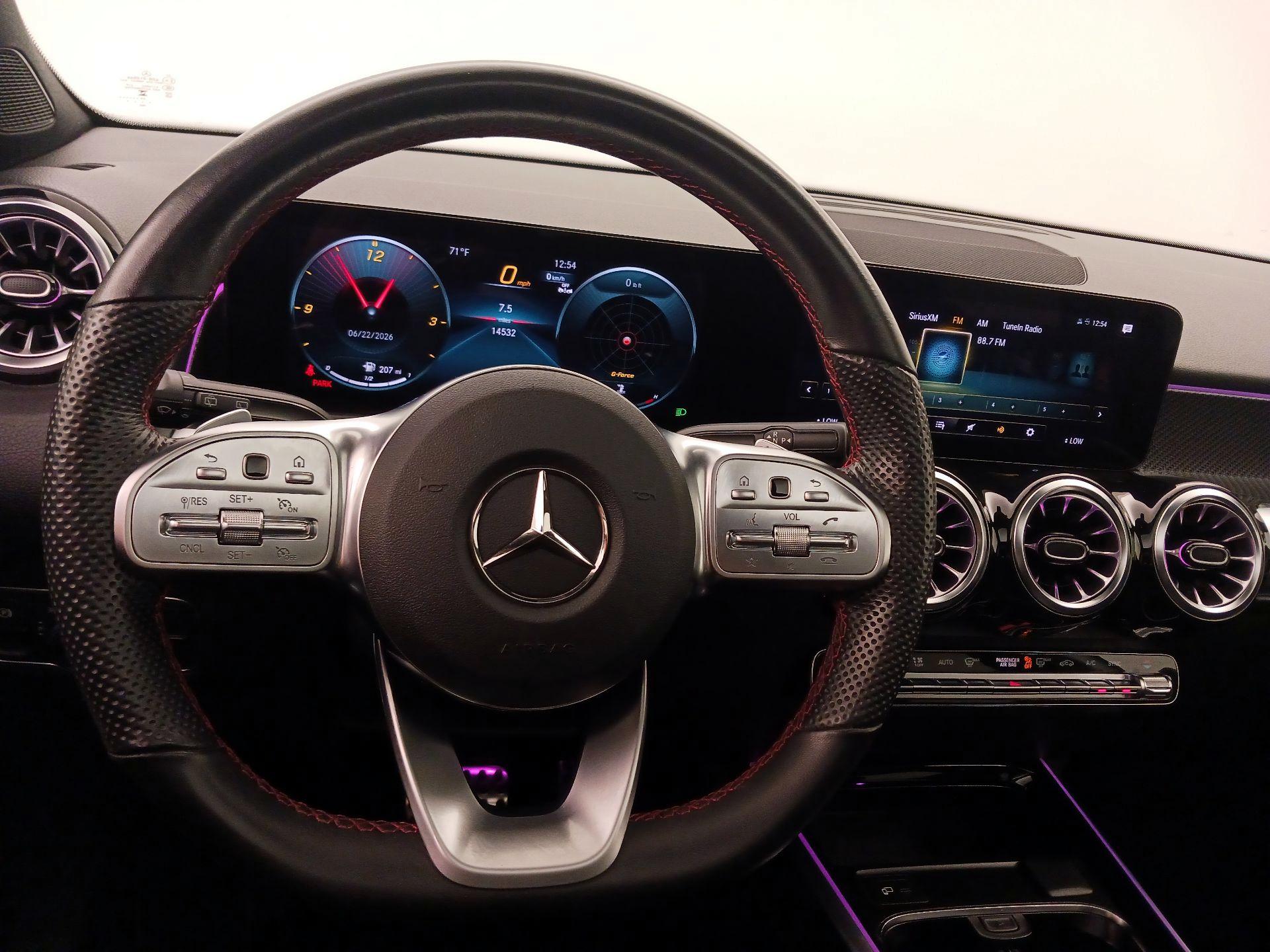 Thumbnail: 2023 Mercedes-Benz GLB - 10