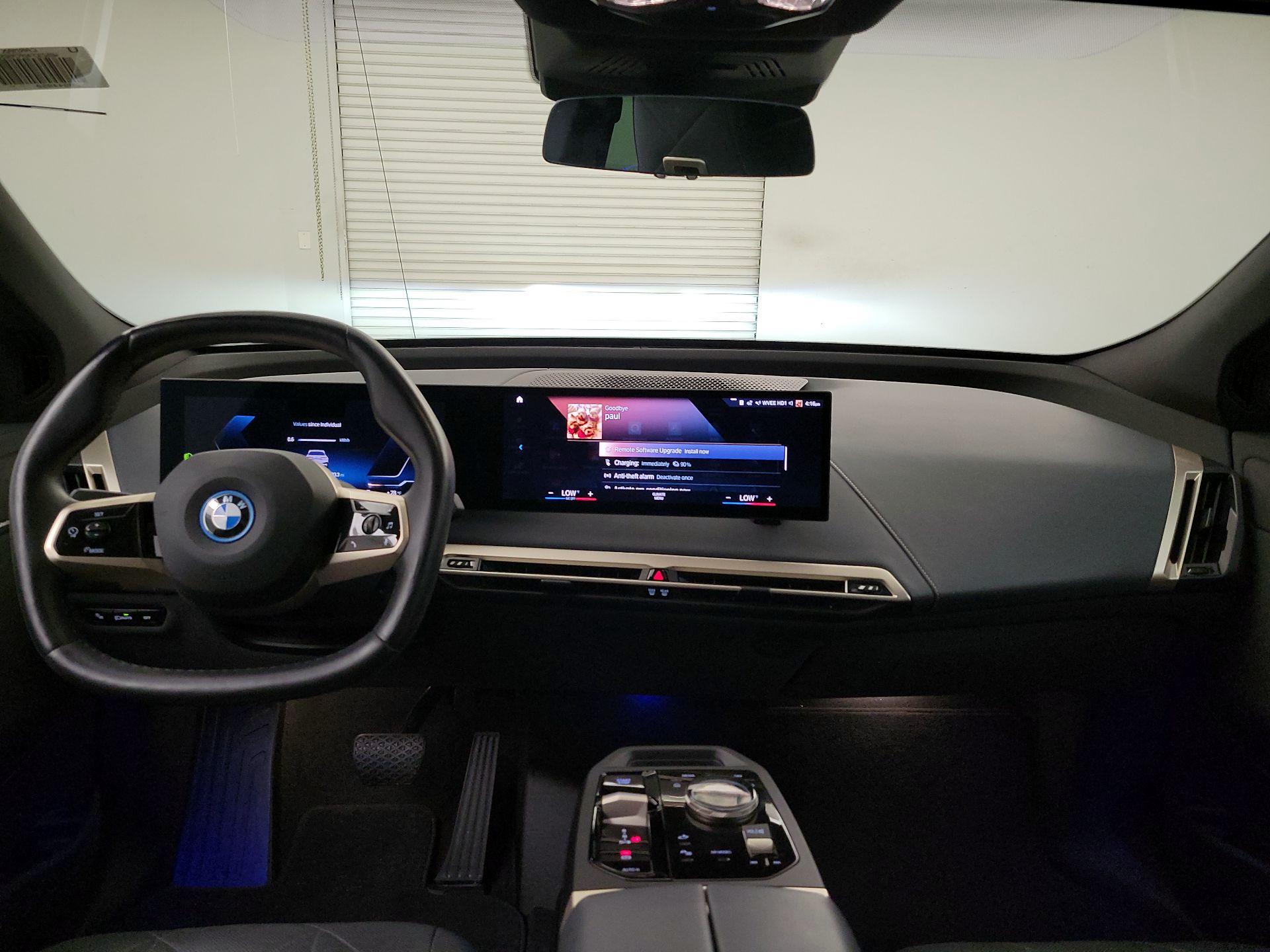 Thumbnail: 2023 BMW iX - 9