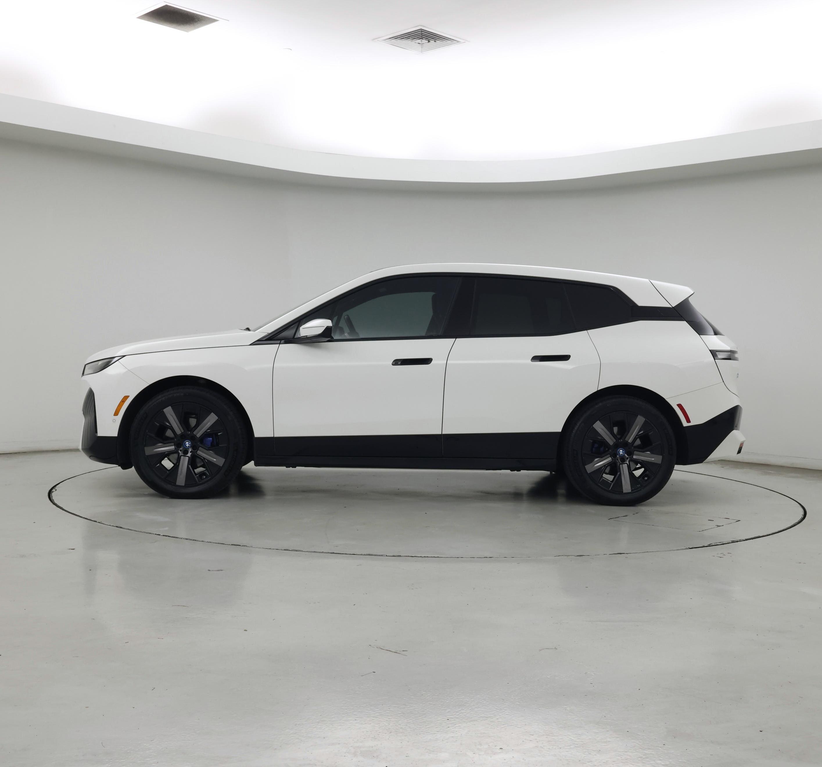 Thumbnail: 2023 BMW iX - 3