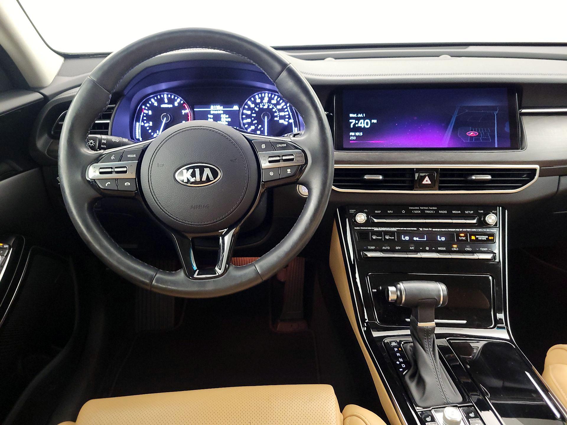 Thumbnail: 2020 Kia Cadenza - 10