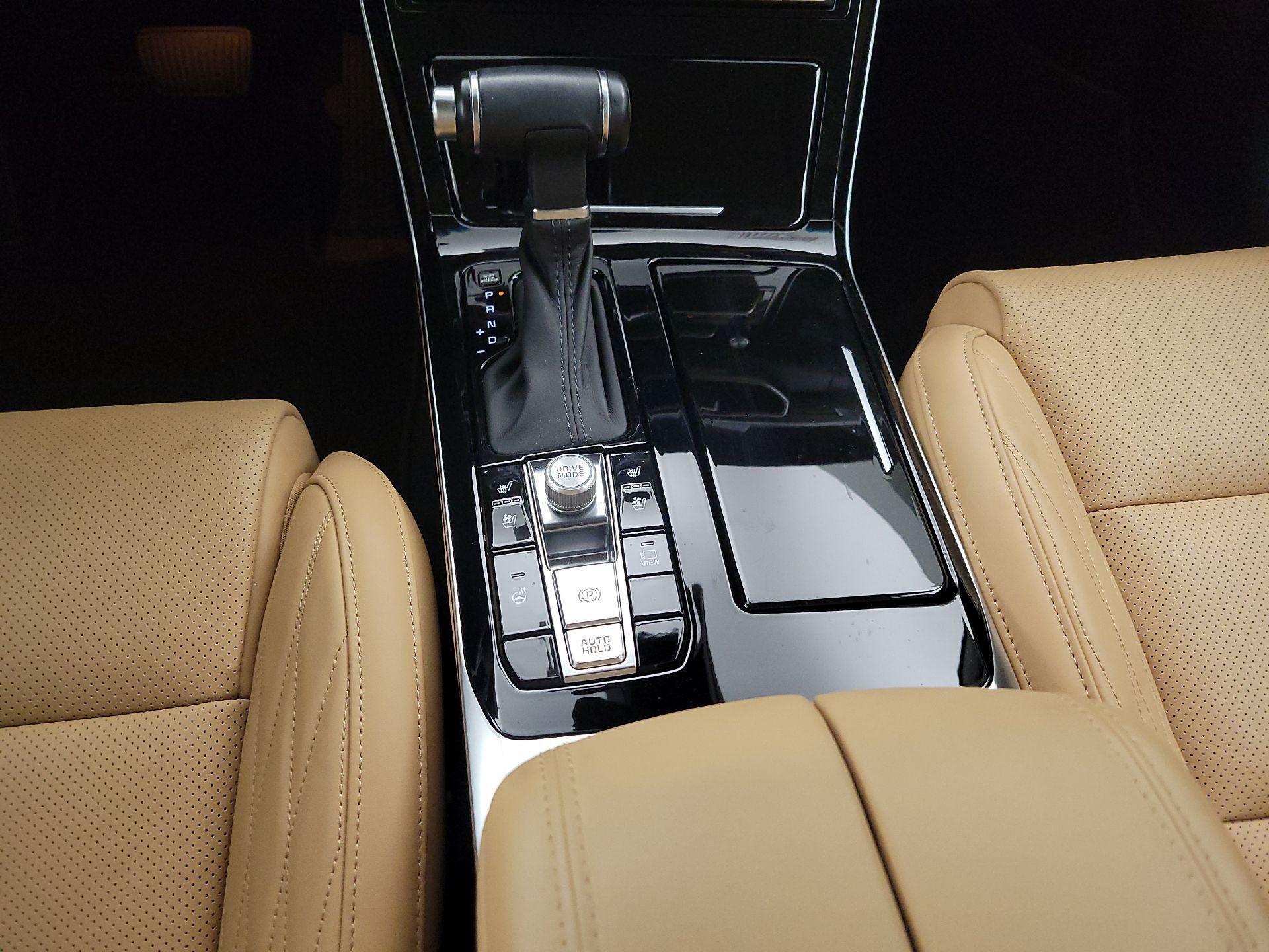 Thumbnail: 2020 Kia Cadenza - 18
