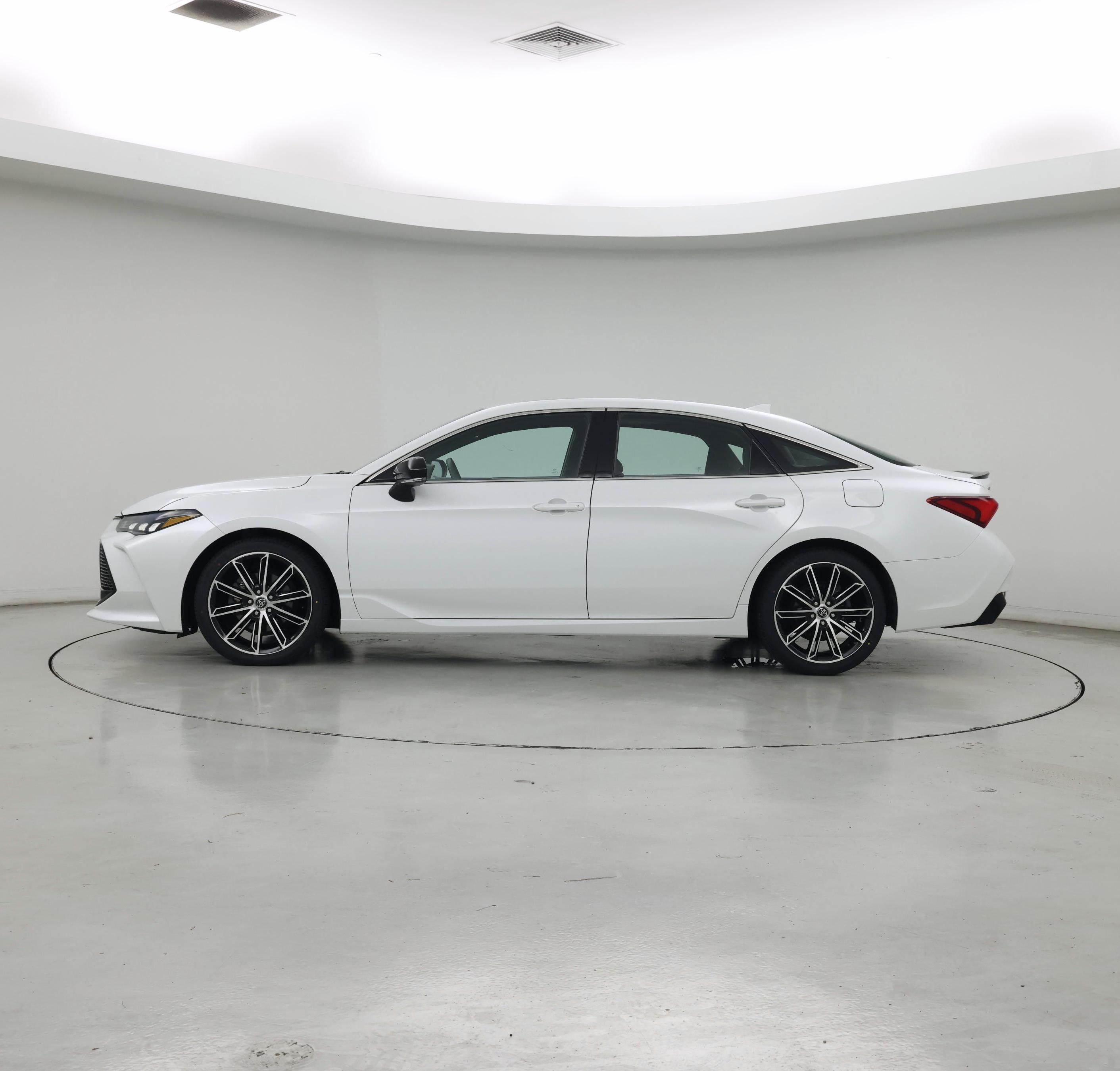 Thumbnail: 2020 Toyota Avalon - 3