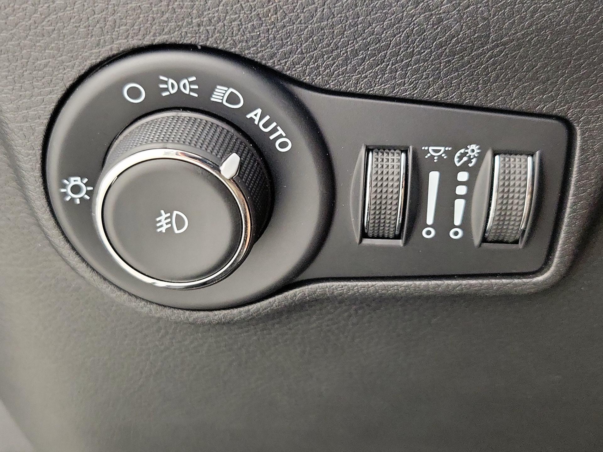 Thumbnail: 2022 Jeep Compass - 13