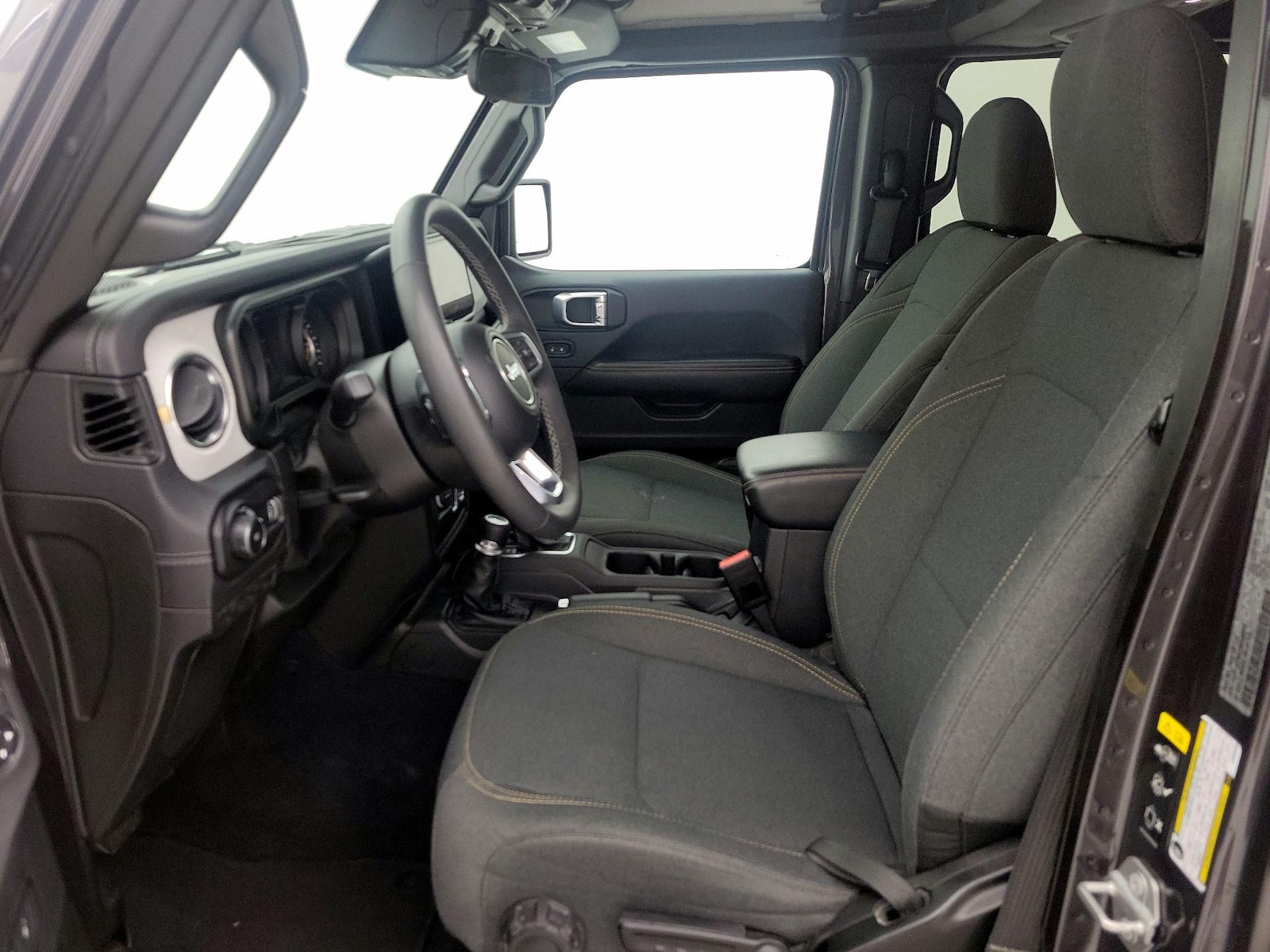 2025 Jeep Wrangler 4-Door Sahara - Photo 12