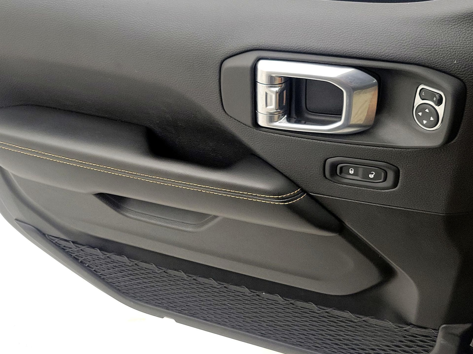 2025 Jeep Wrangler 4-Door Sahara - Photo 13