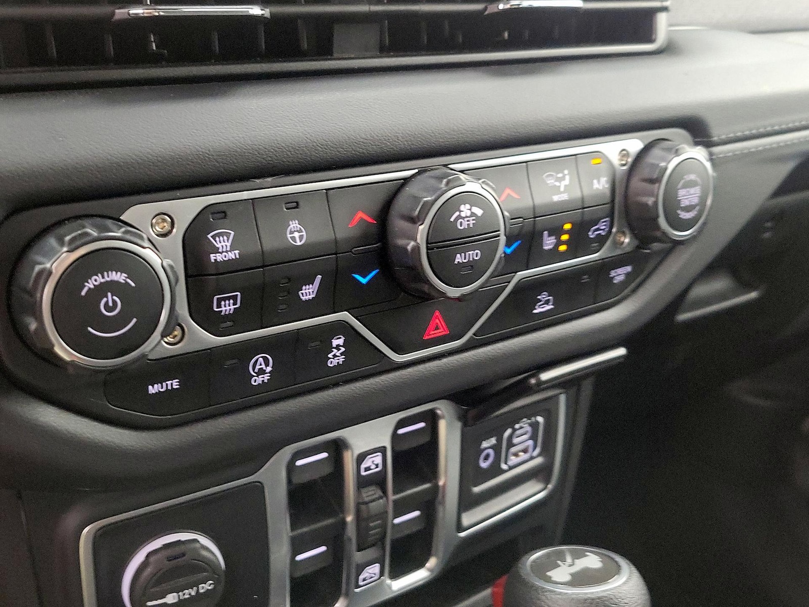 2025 Jeep Wrangler 4-Door Sahara - Photo 17
