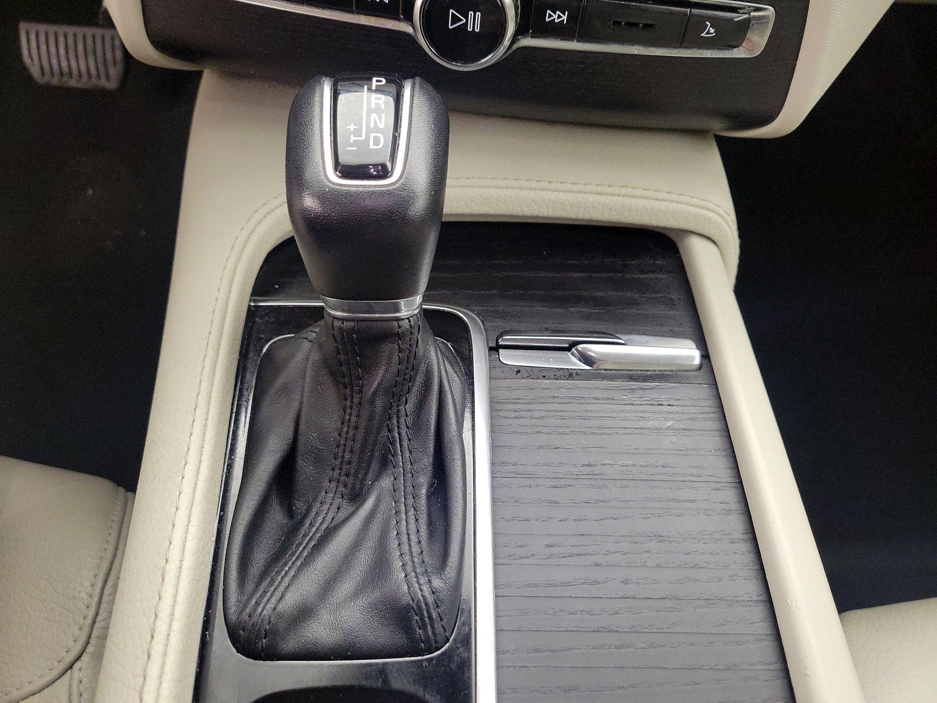 Thumbnail: 2020 Volvo XC90 - 18