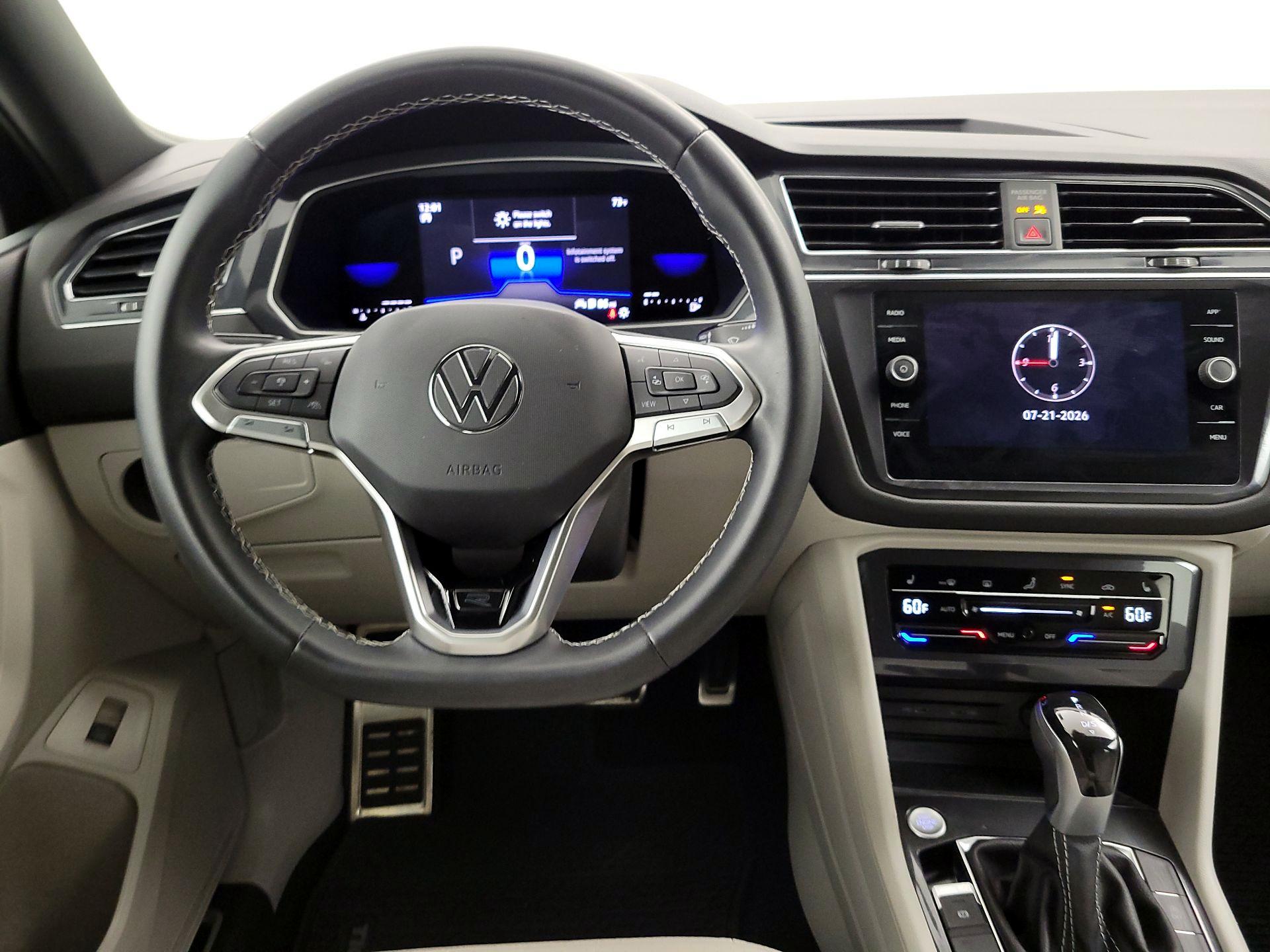 Thumbnail: 2023 Volkswagen Tiguan - 10