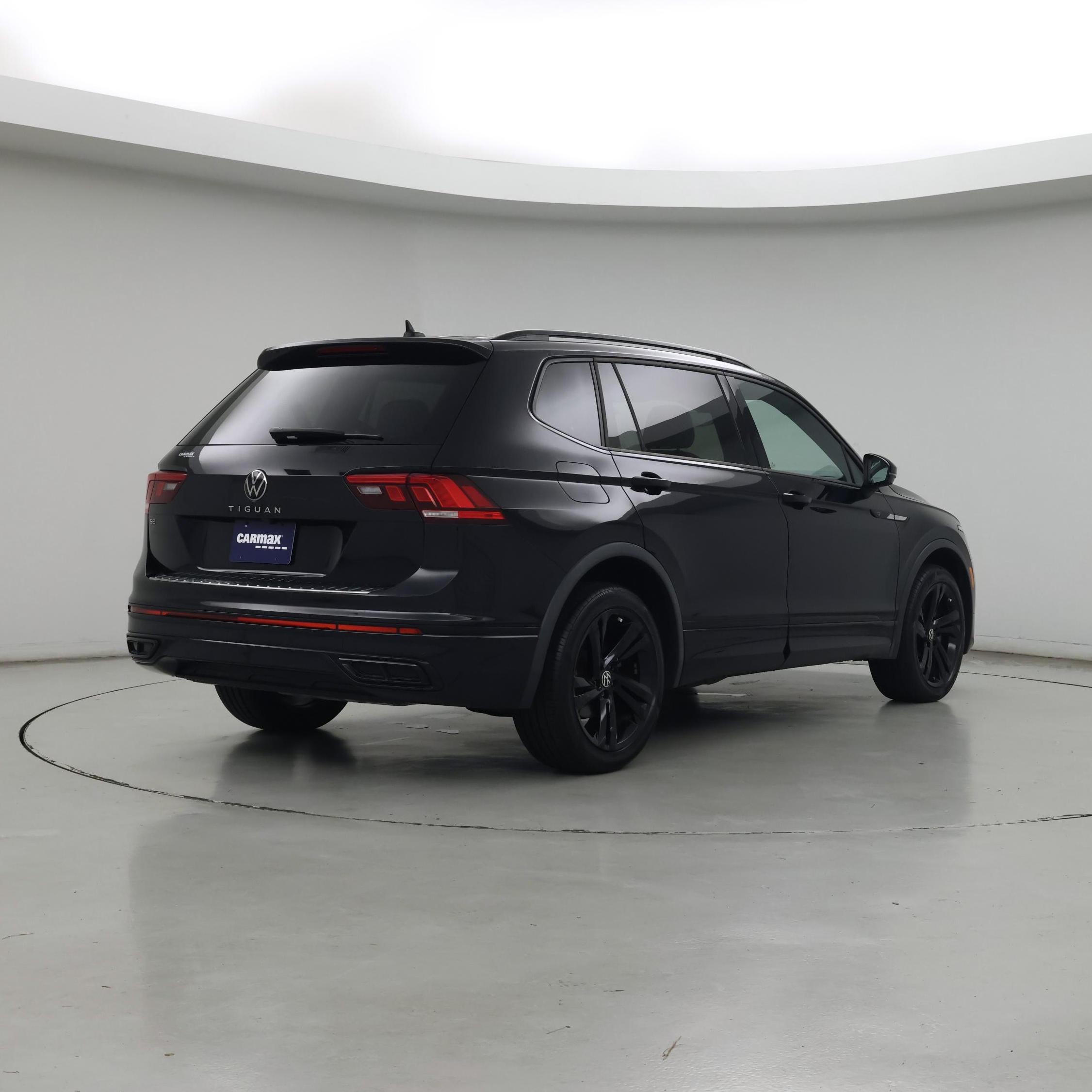 Thumbnail: 2023 Volkswagen Tiguan - 8