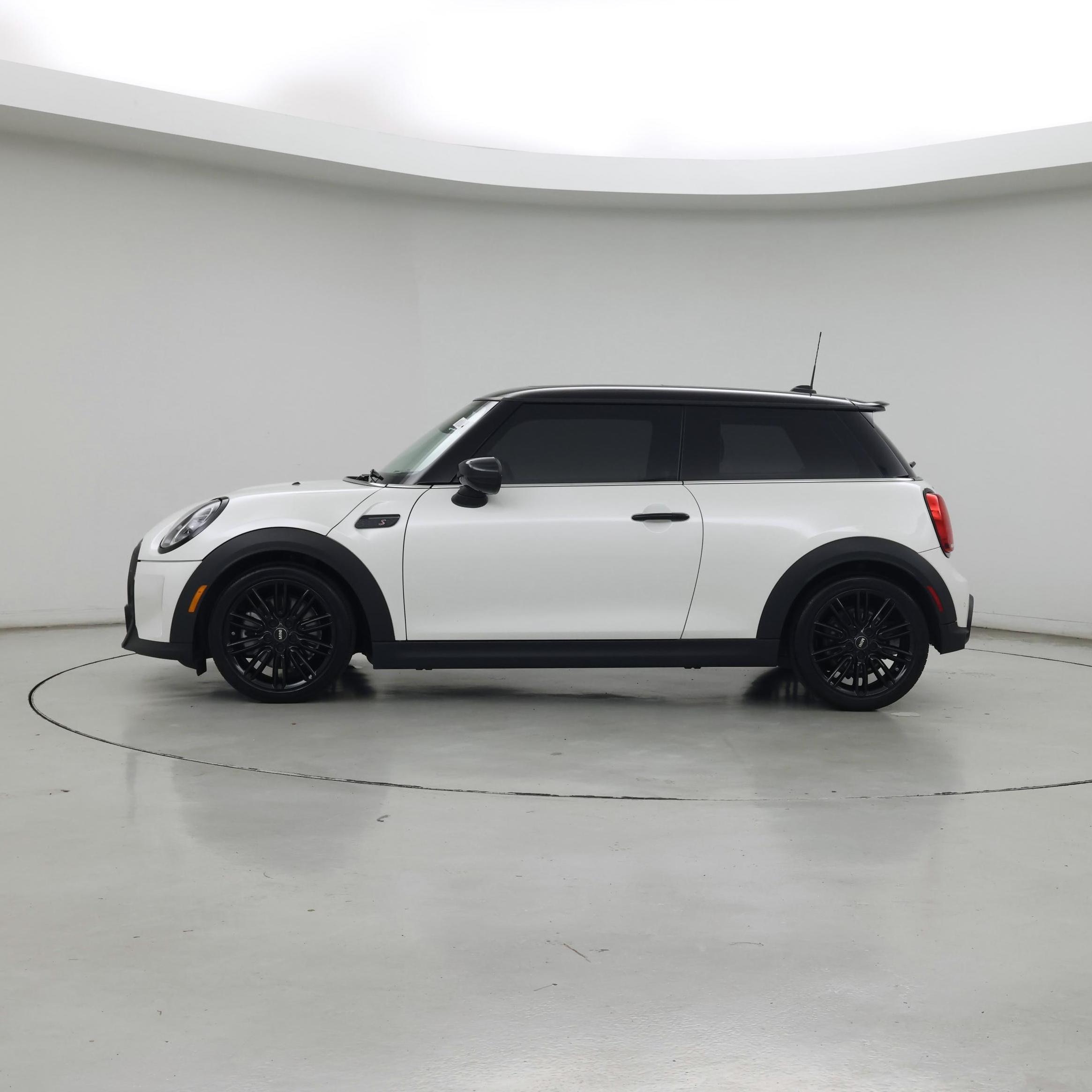Thumbnail: 2024 MINI Cooper Hardtop - 3