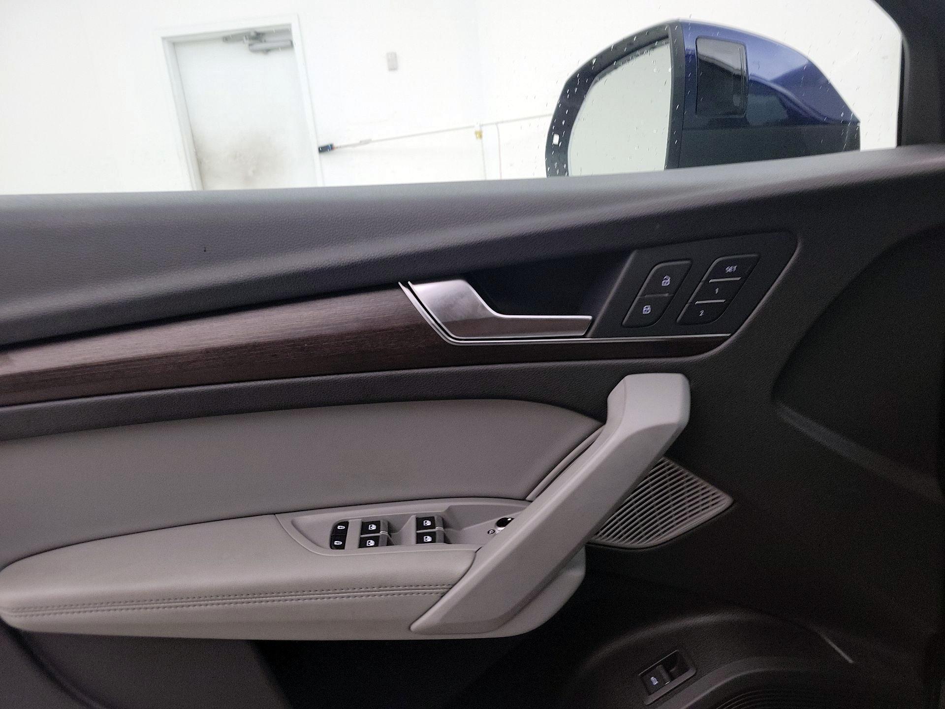 Thumbnail: 2022 Audi Q5 - 12