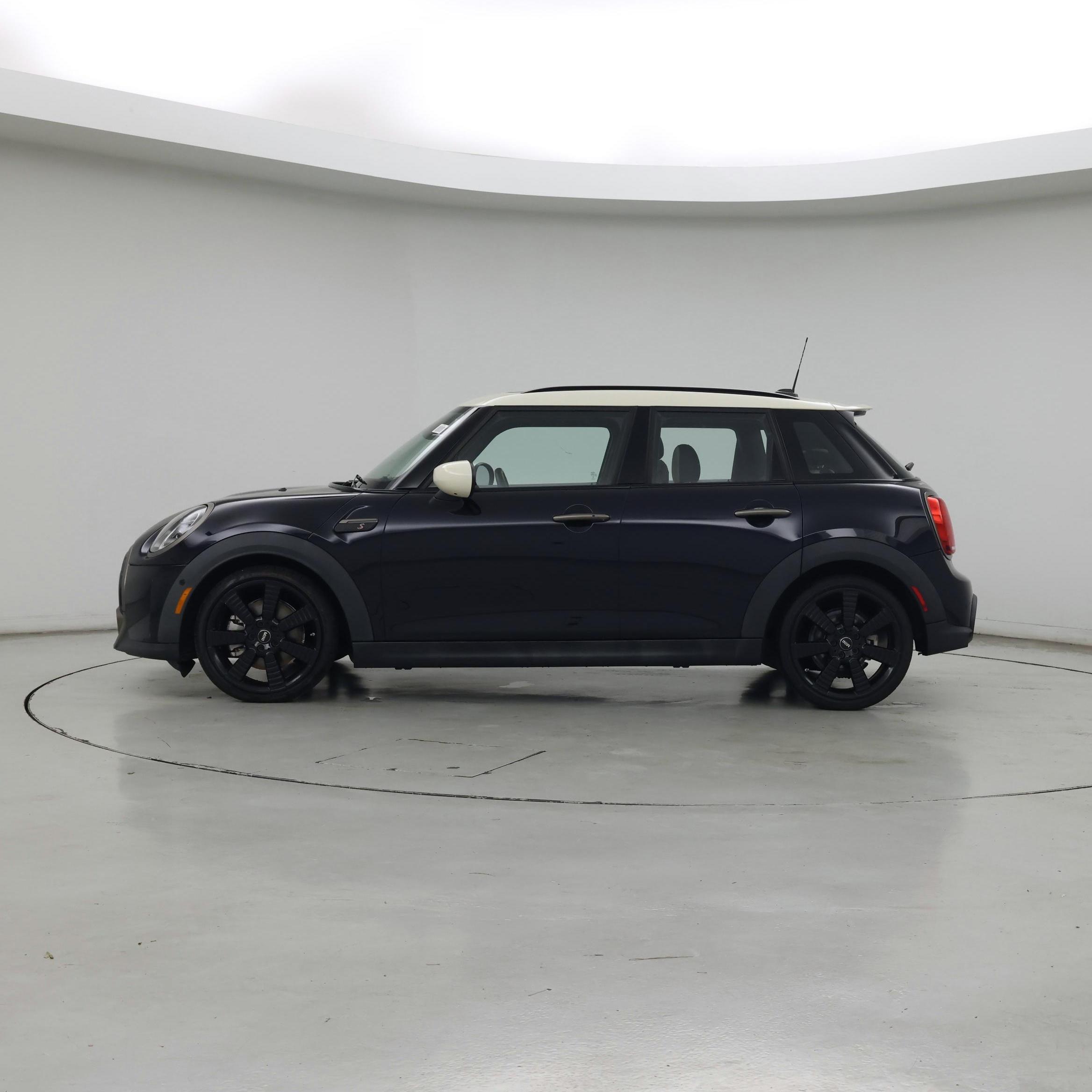 Thumbnail: 2023 MINI Cooper Hardtop - 3