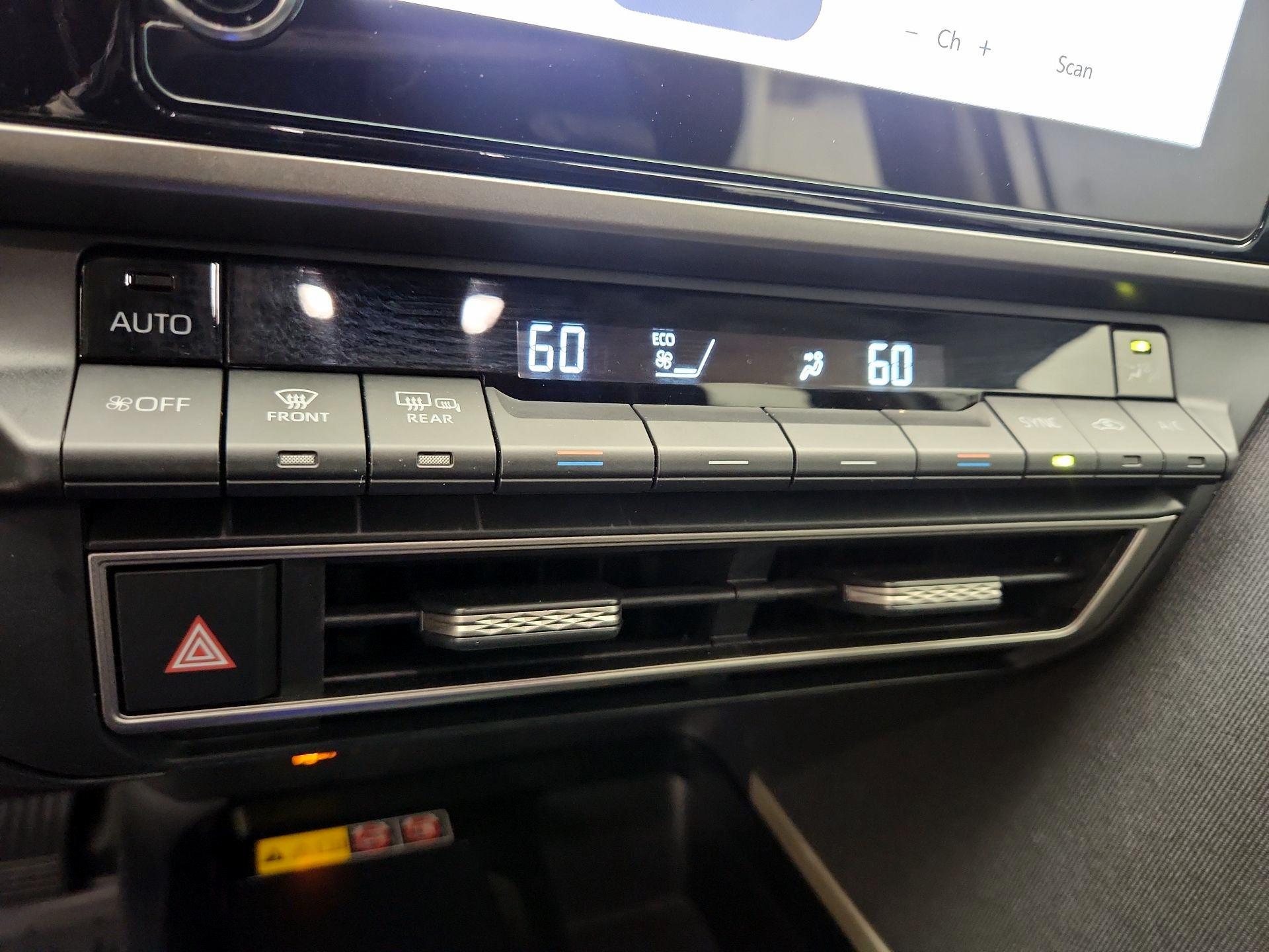 Thumbnail: 2025 Toyota Camry - 16