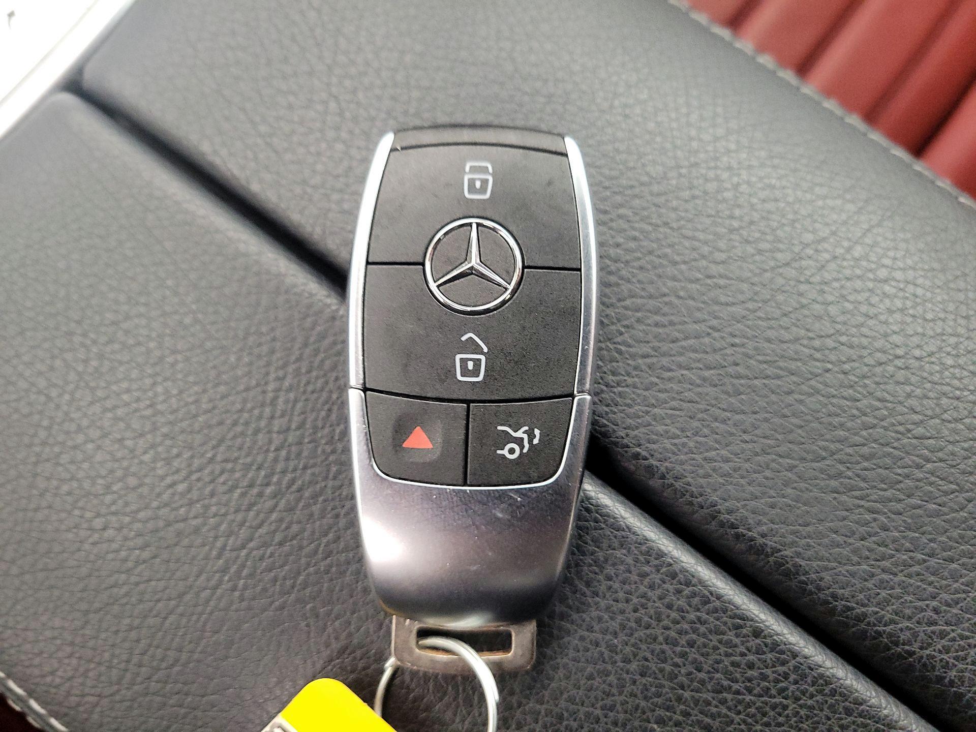 Thumbnail: 2023 Mercedes-Benz C-Class - 20