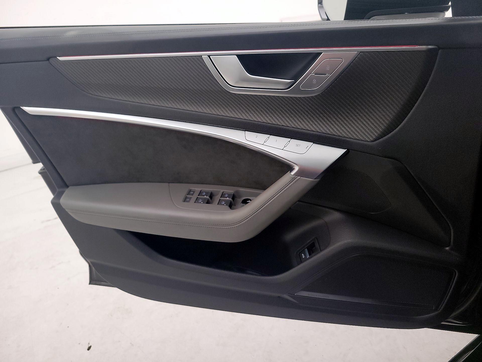 Thumbnail: 2021 Audi S6 - 12
