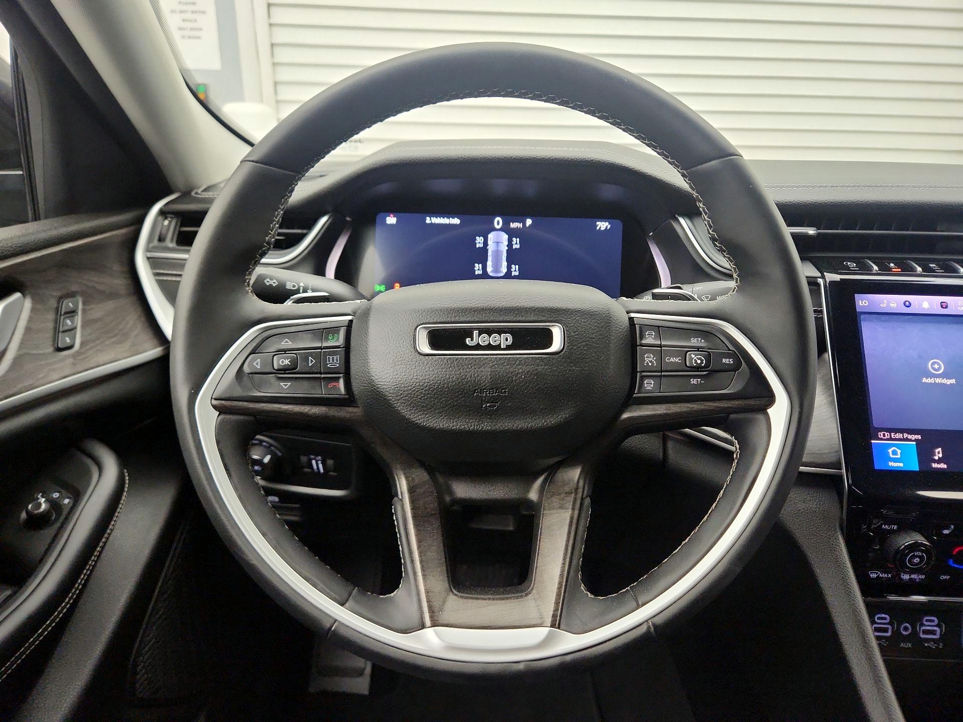 Thumbnail: 2023 Jeep Grand Cherokee - 10