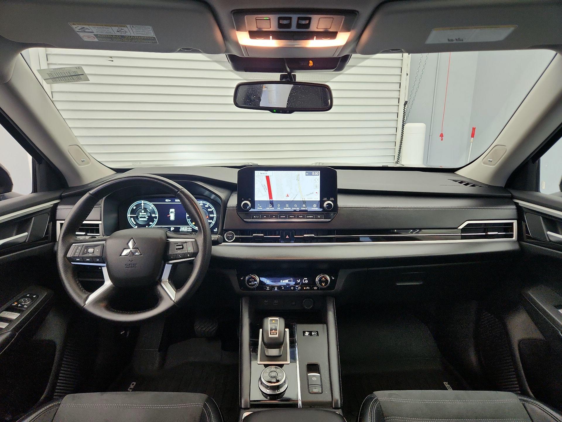 Thumbnail: 2024 Mitsubishi Outlander - 9