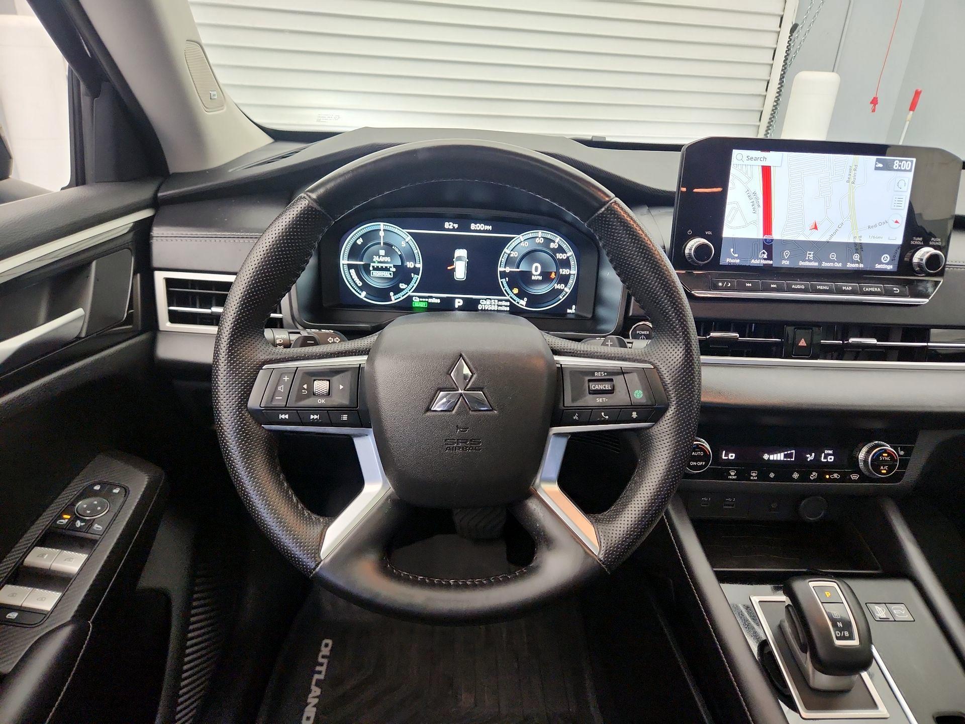 Thumbnail: 2024 Mitsubishi Outlander - 10