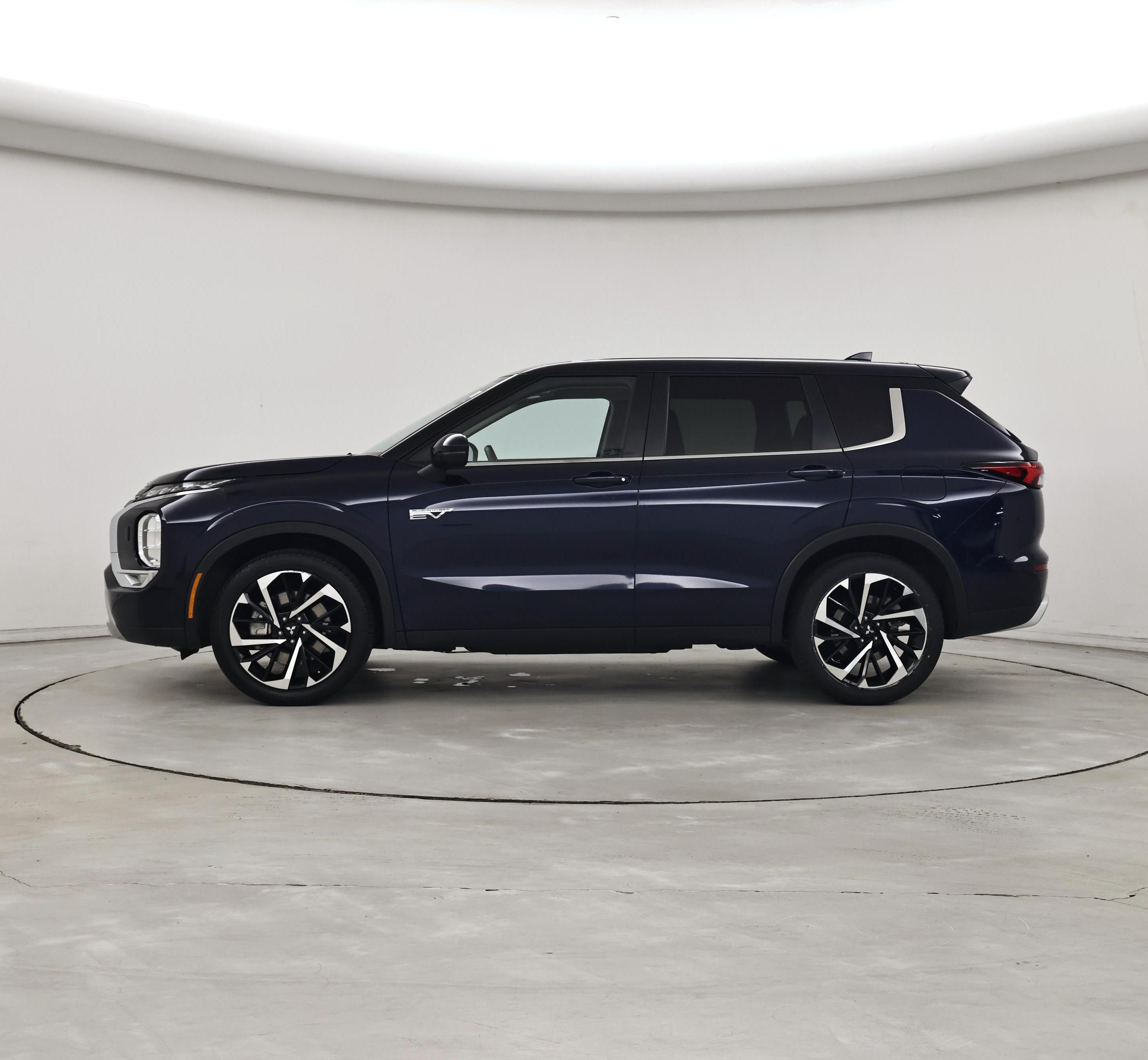 Thumbnail: 2024 Mitsubishi Outlander - 3